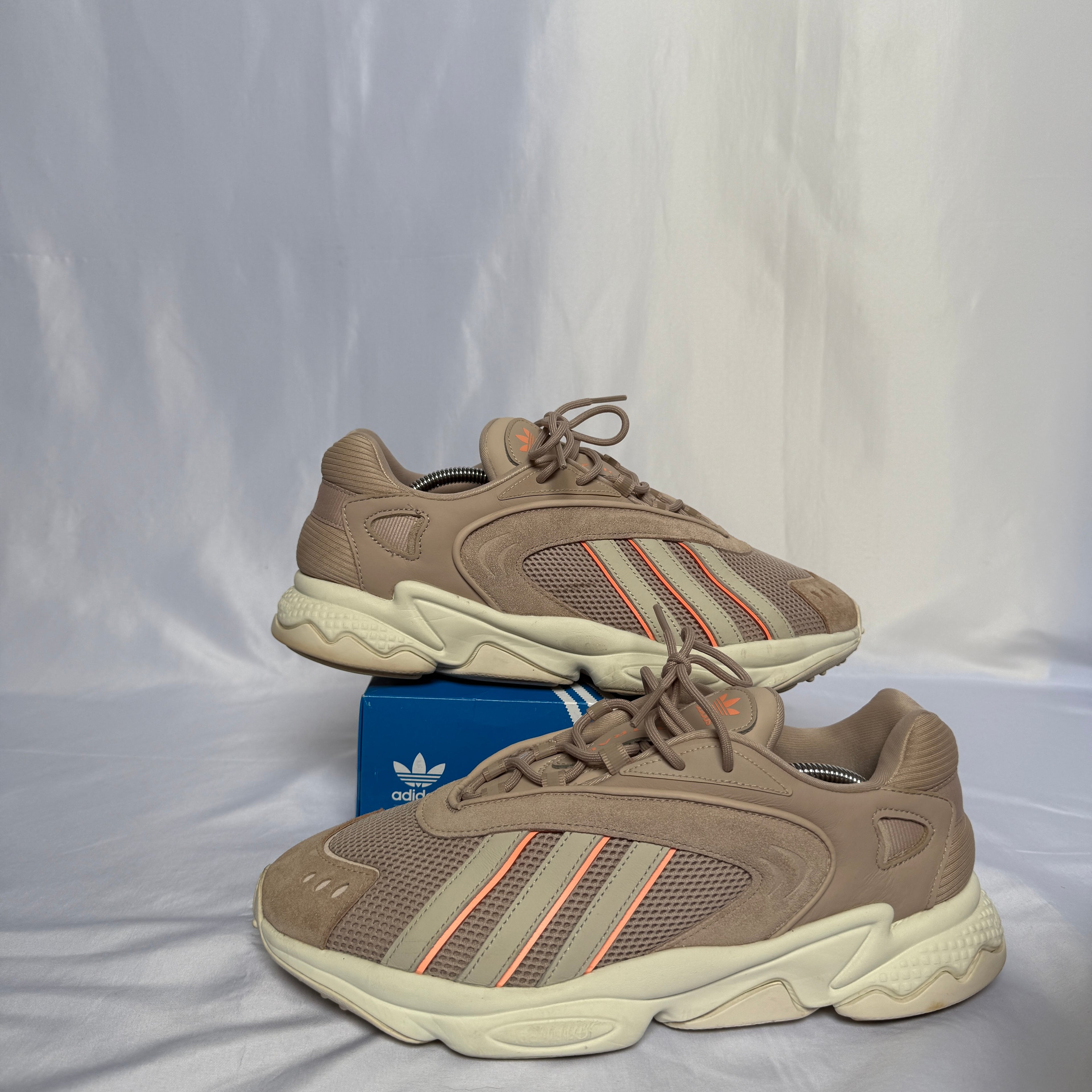Adidas Orketro – Beige/Orange/Grau – Größe 46 (US 11,5)