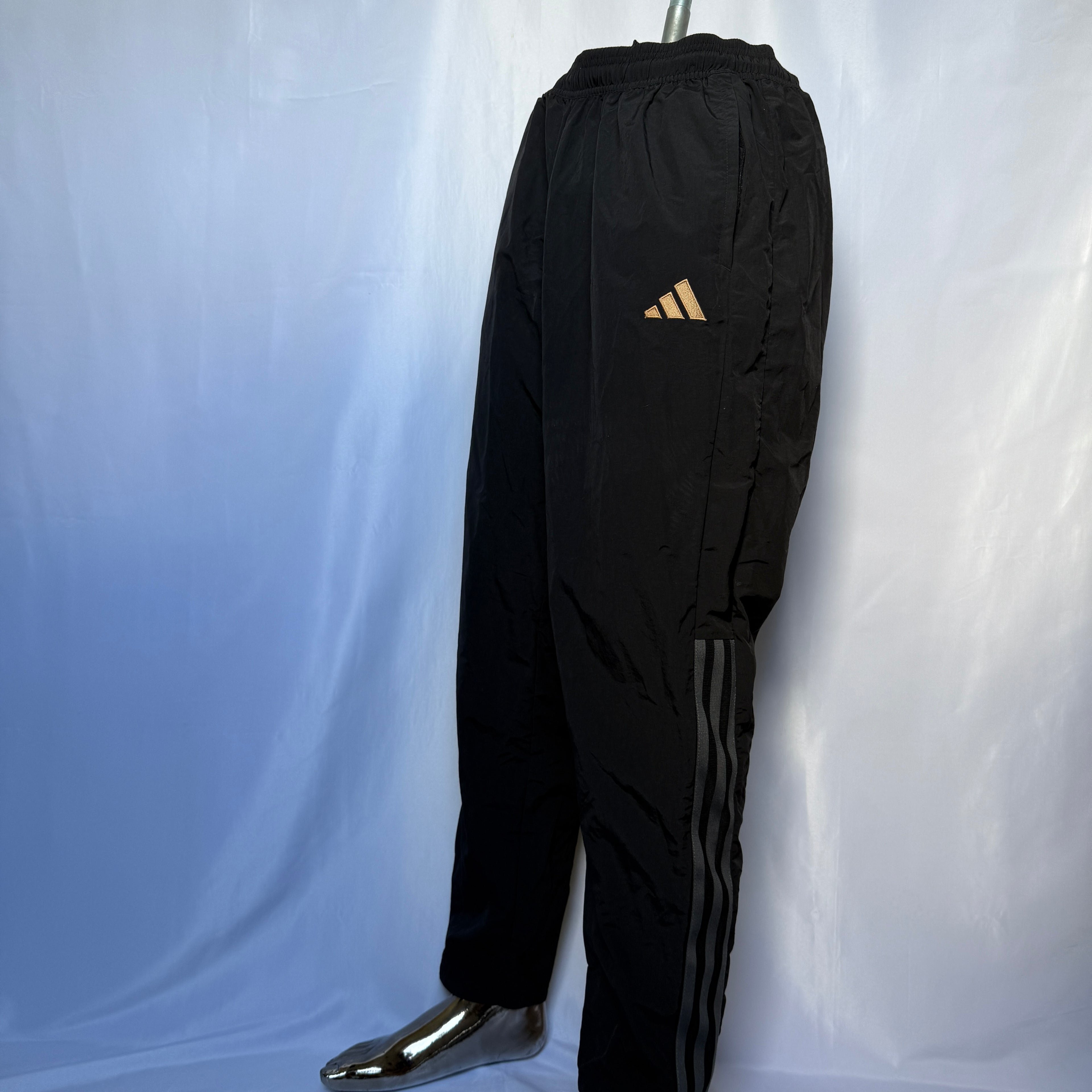 Adidas DFB Trainingshose (WM 2022 Kollektion) – Größe M