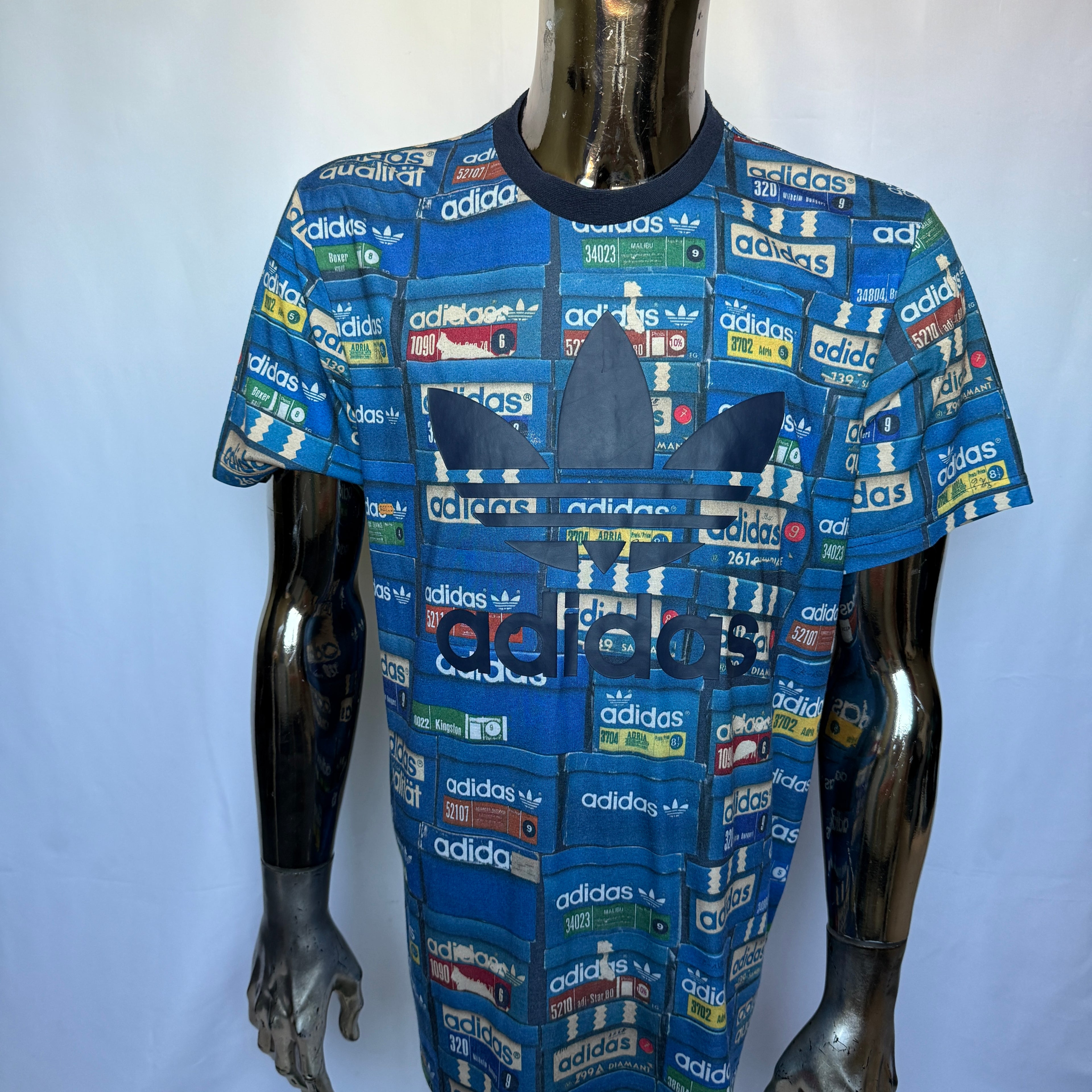 Adidas Originals “Shoebox Allover Print” T-Shirt – Retro / selten - Größe L