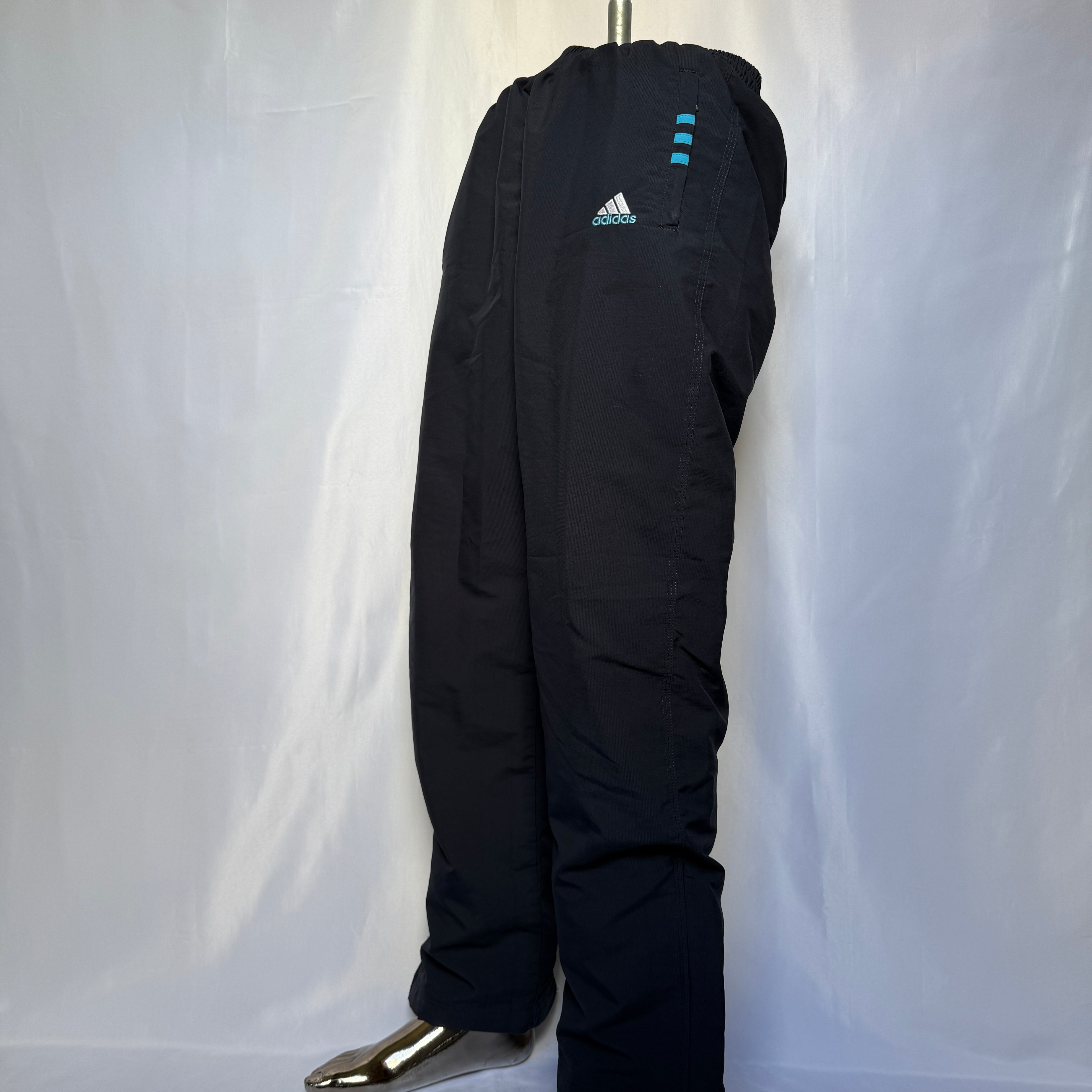 Adidas Trainingshose (Vintage 00er Jahre) – Größe M