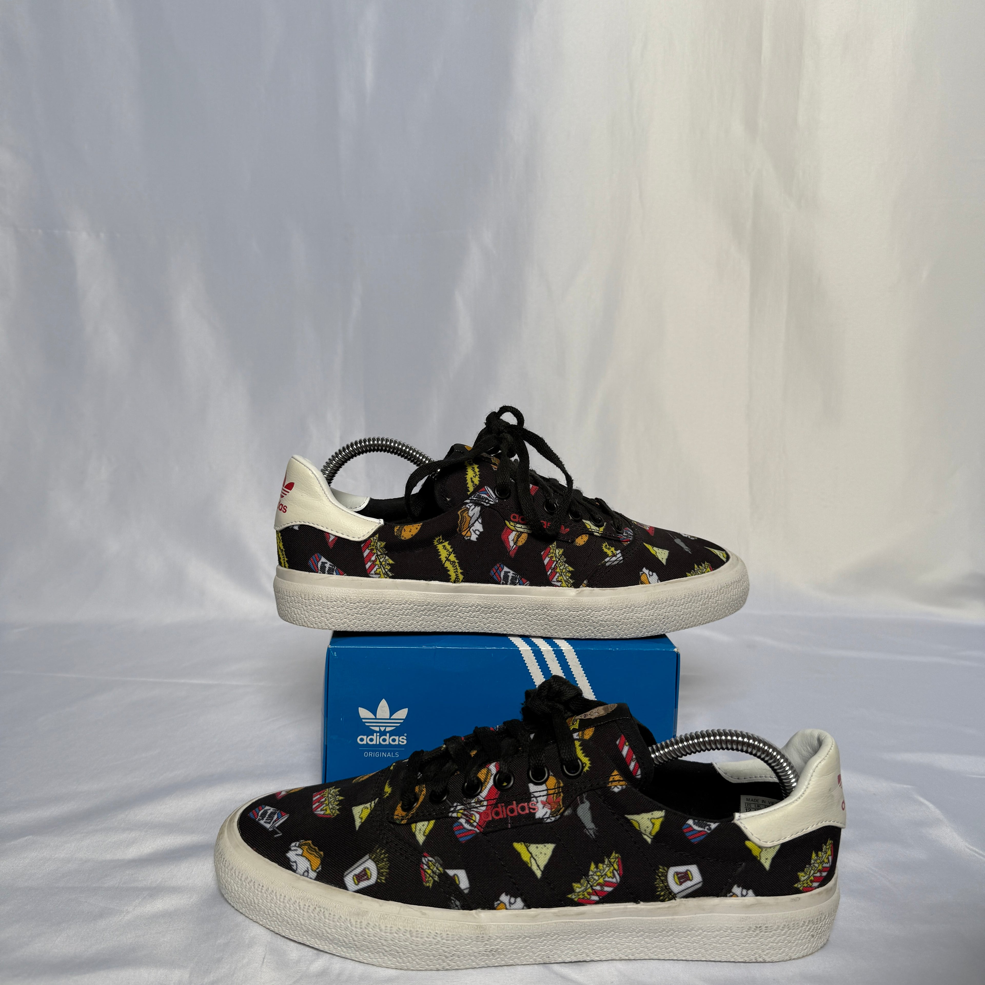 Adidas Matchcourt x Beavis and Butt-Head “Burger World” – Größe 44