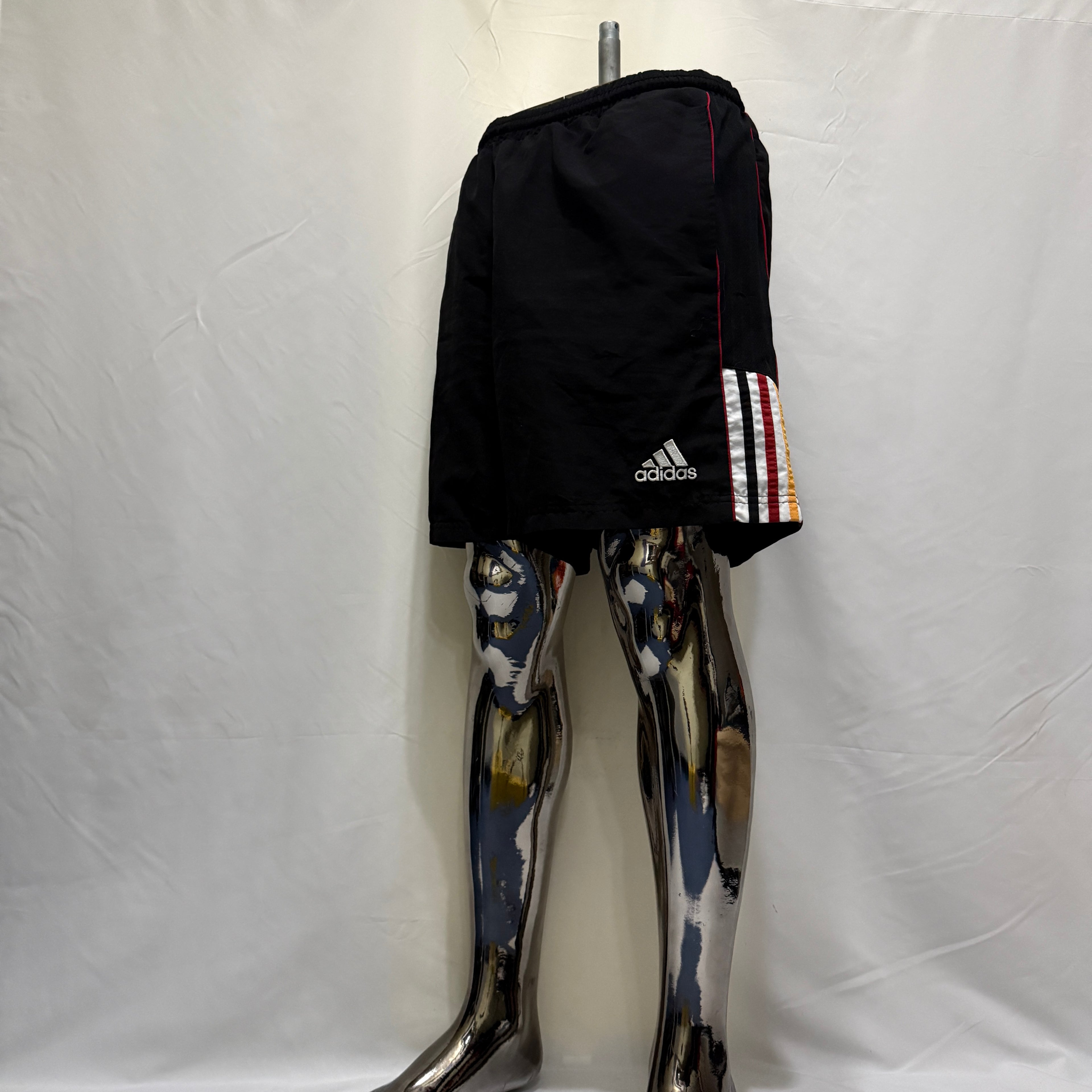 adidas Vintage DFB Deutschland Shorts / kurze Hose – Gr. L