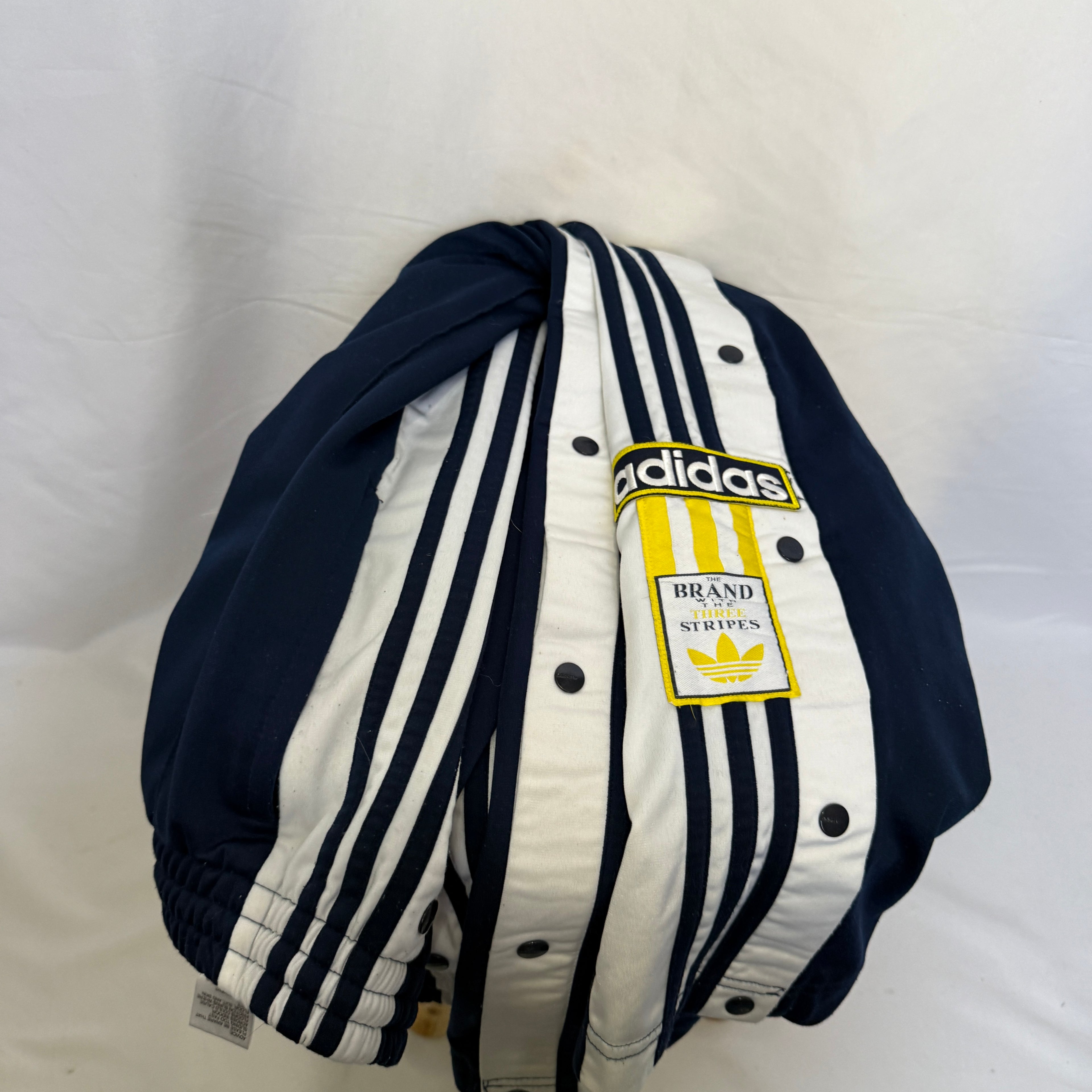 adidas Jogginghose / Trainingshose – seitliche Knopfleiste – Gr. XS-S (Damen)