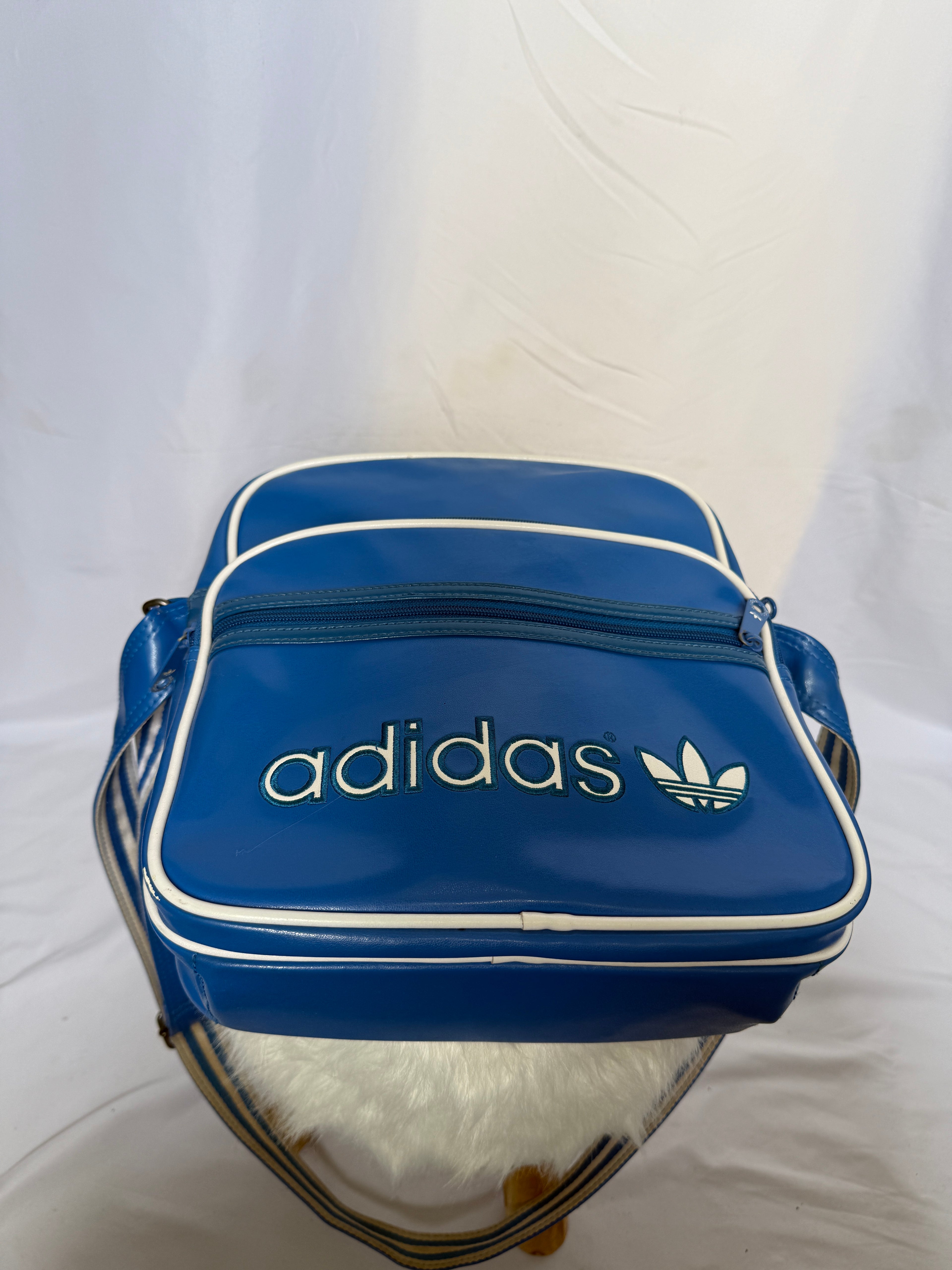 adidas Vintage Umhängetasche – Blau (Trefoil / Retro Airliner Style)