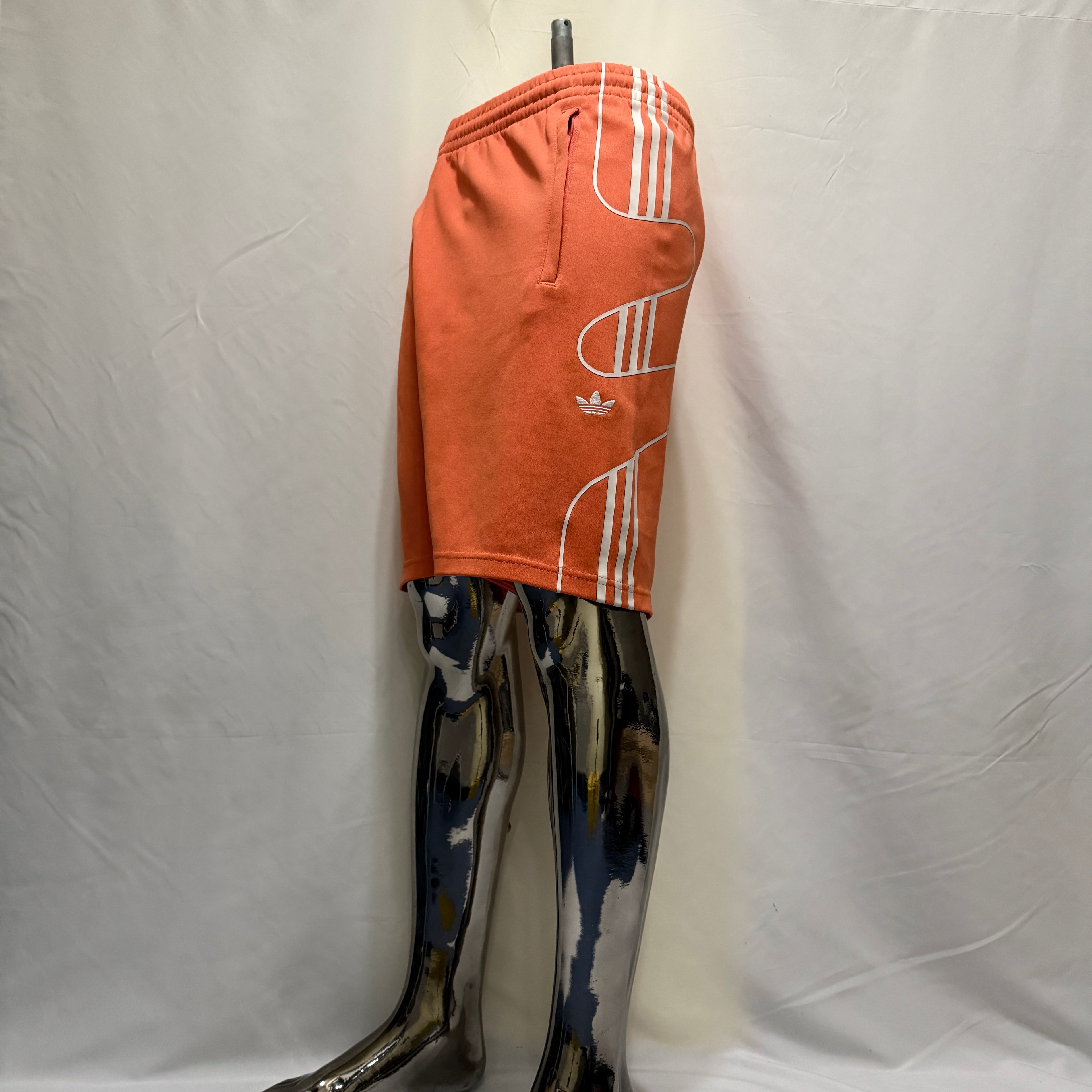 adidas OriginalsOutline Shorts / kurze Hose – Gr. XL