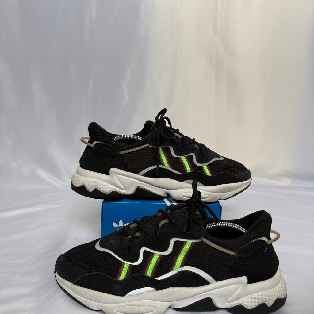 Adidas Ozweego (Core Black/Signal Green) – Größe 44 2/3