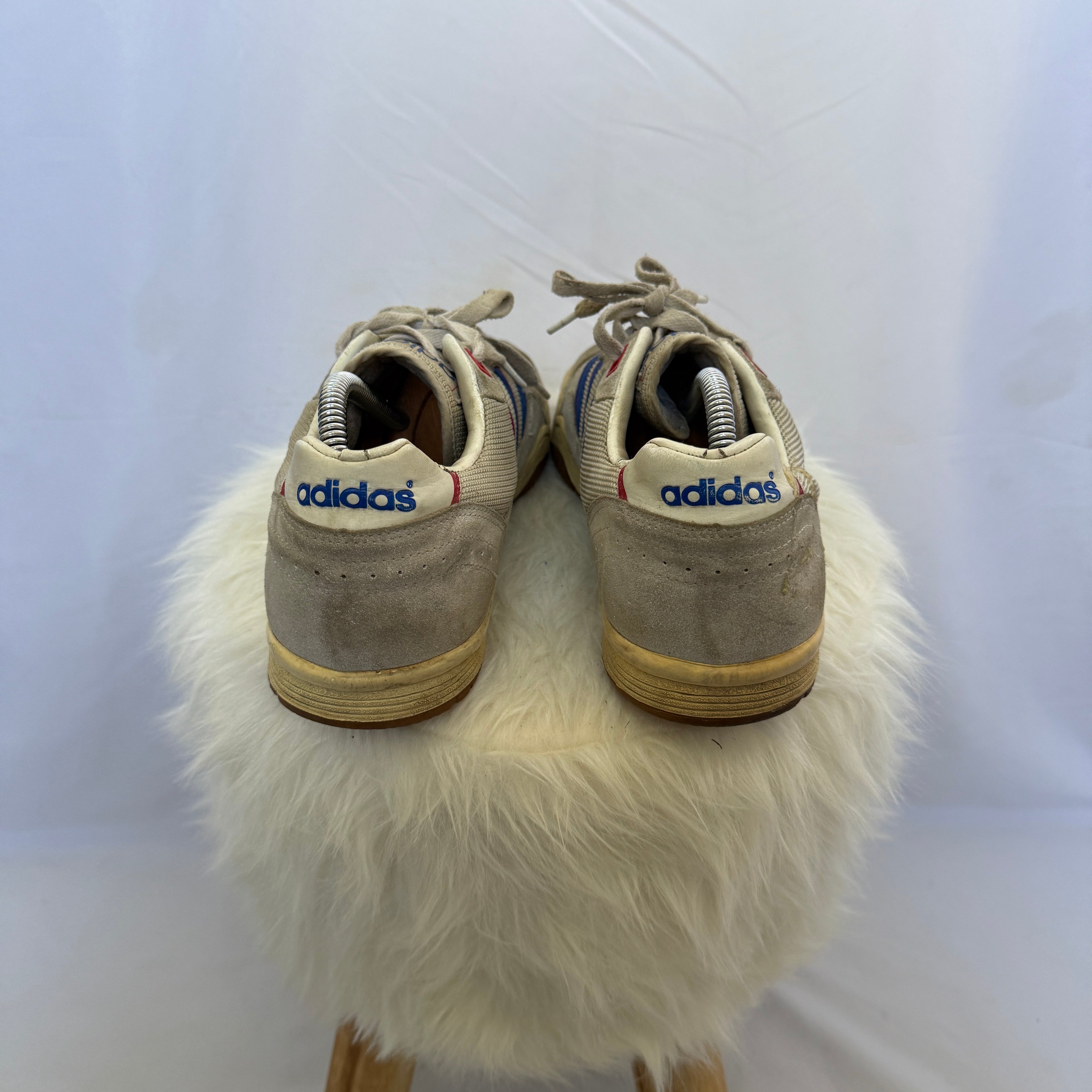 adidas Vintage Sneaker – Beige/Blau/Rot – Größe 43 1/3