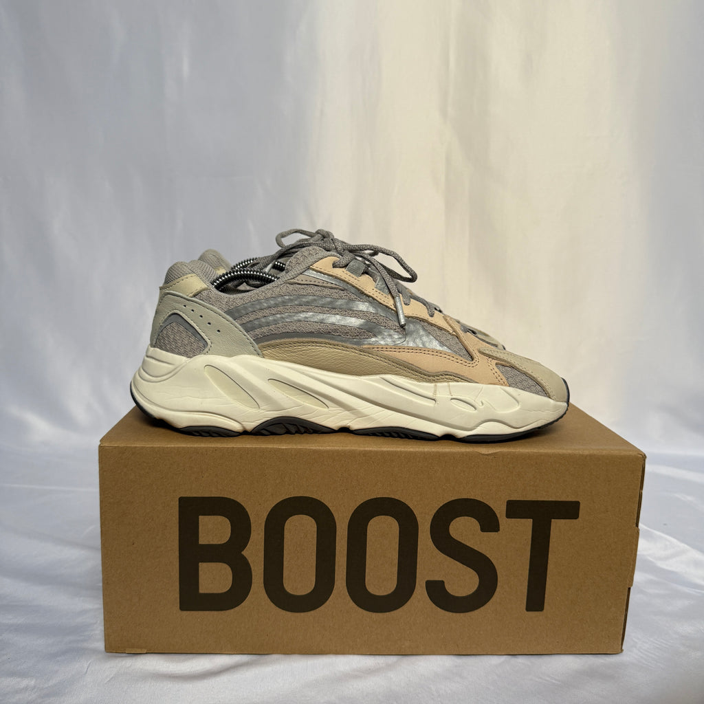 Adidas Yeezy Boost 700 V2 “Static” (2018) – Grau/Weiß – Größe 43 1/3 (US 9,5)