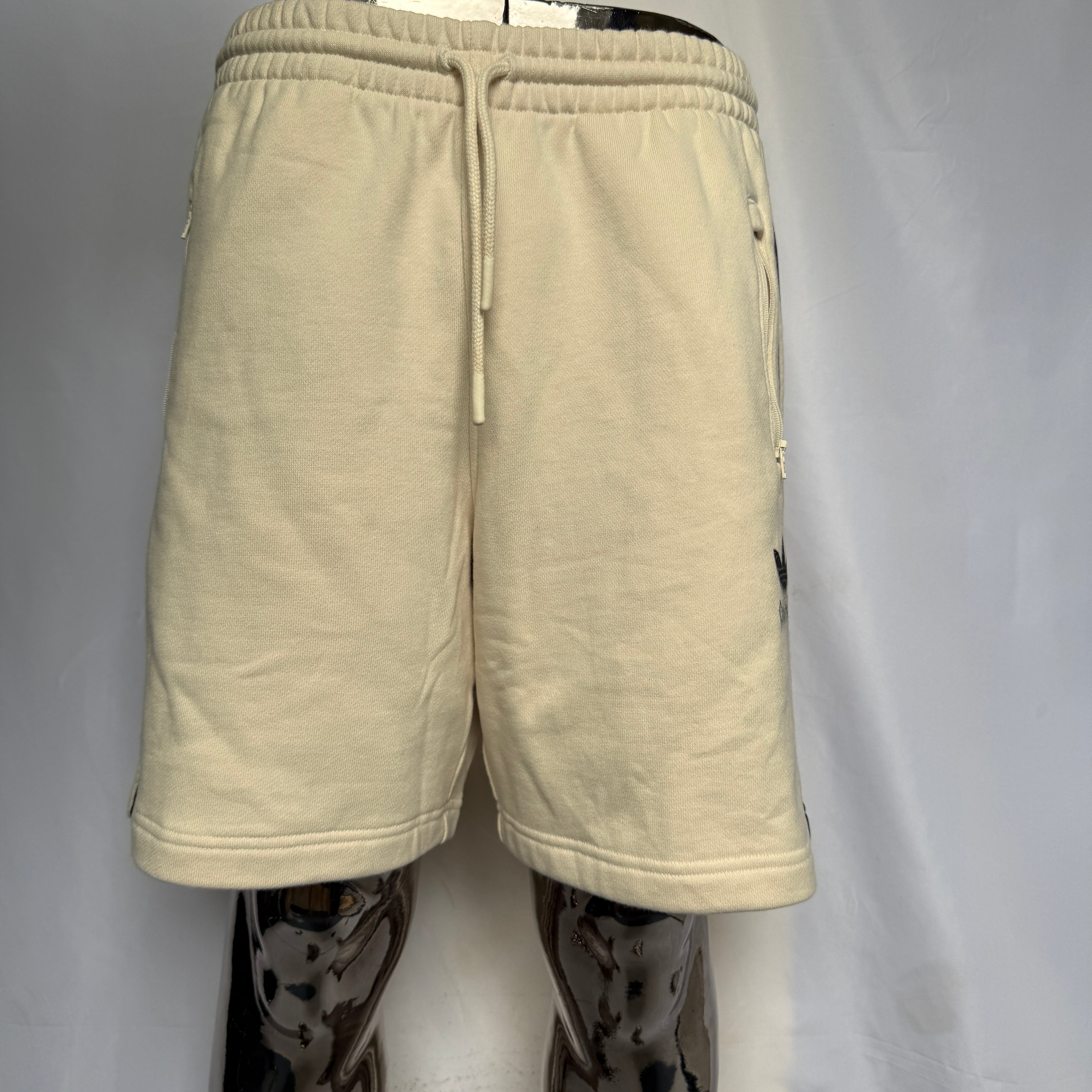 adidas Originals Shorts / kurze Hose – Trefoil Spray/Gradient – limited – Gr. M