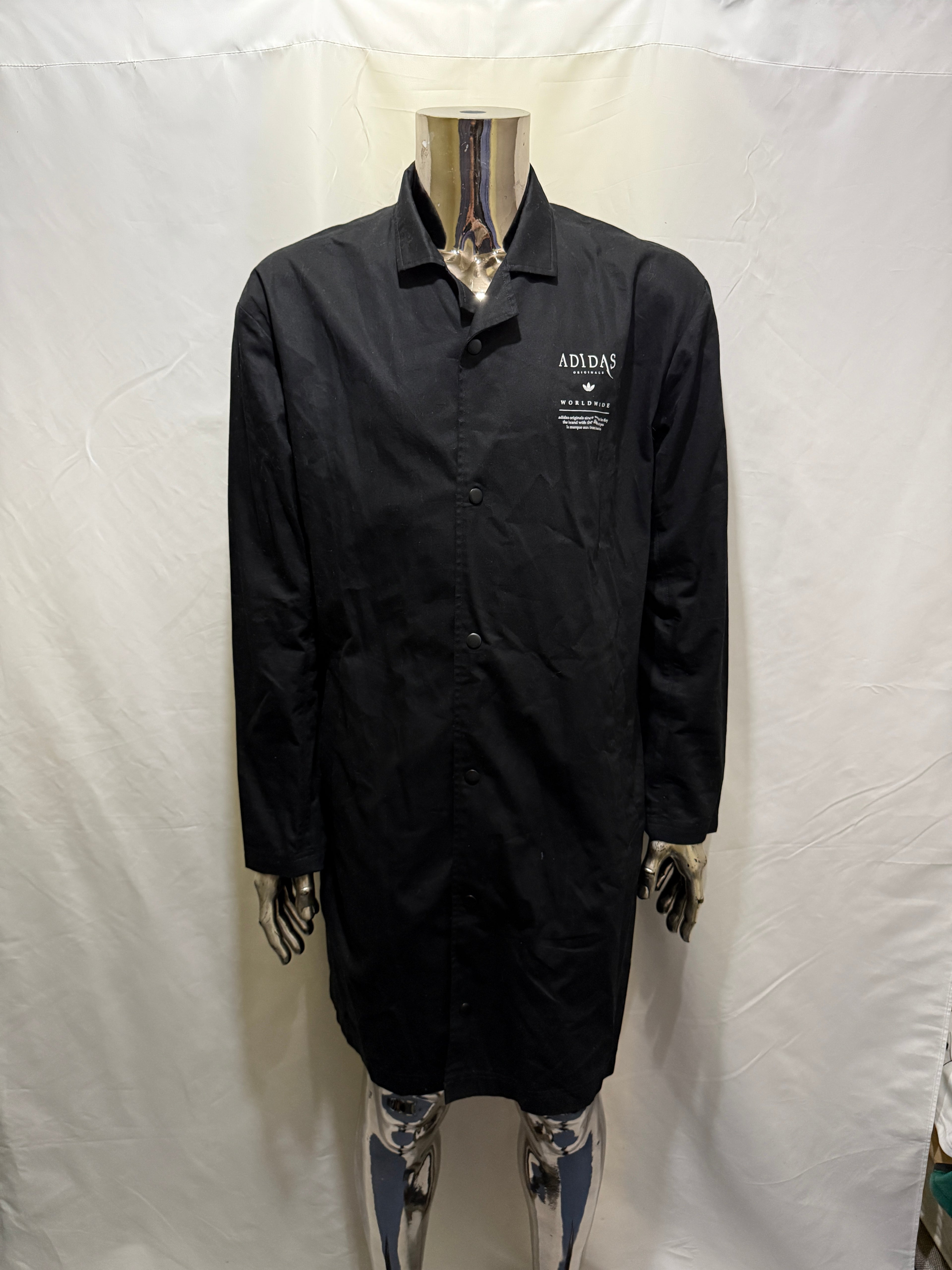 adidas Originals Coach Mantel / Jacke – Worldwide Backprint – Gr. S