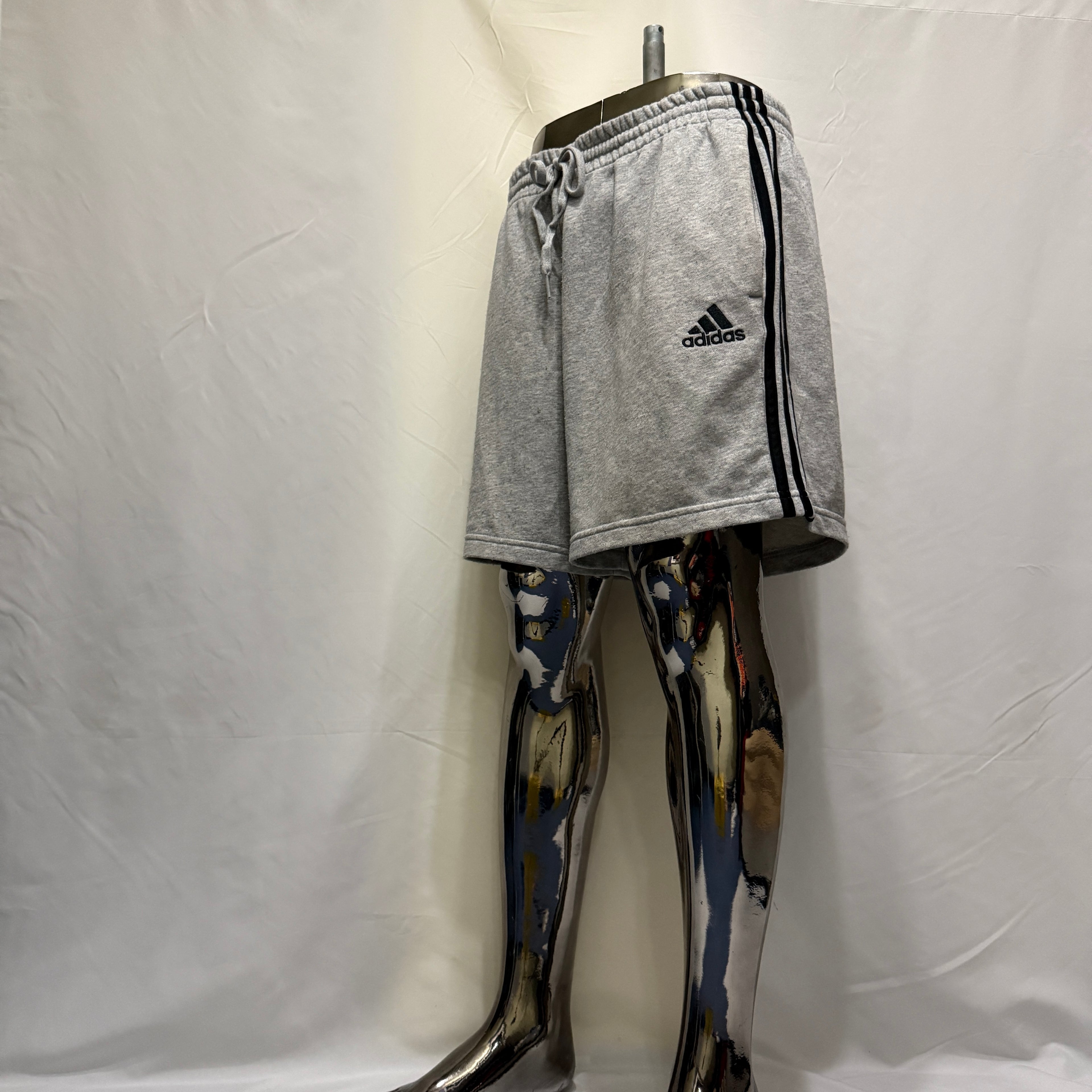 adidas 3-Stripes Shorts / kurze Hose – Gr. L