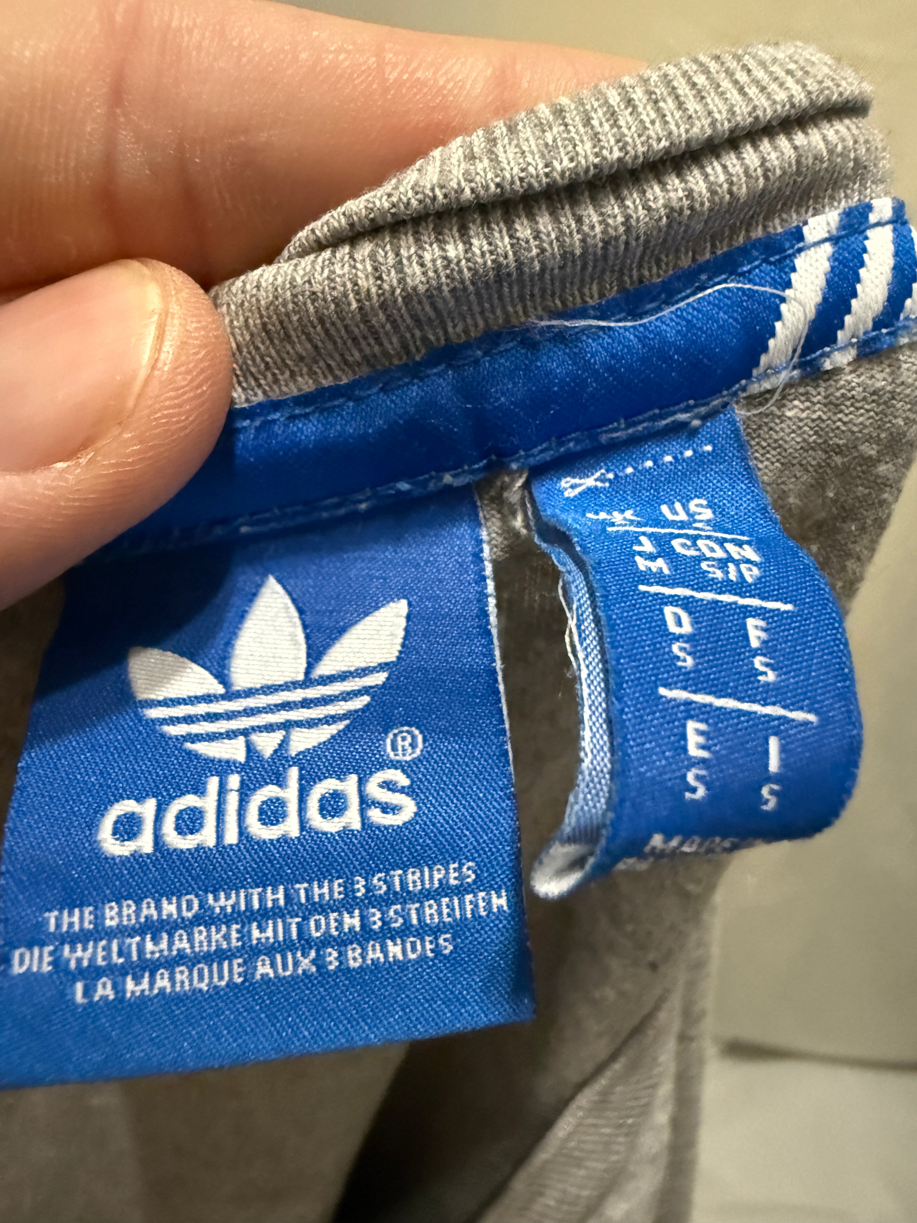 Adidas Originals T-Shirt – “Superstar Heel Graphic” – Classic  Tribute Retro - Größe S