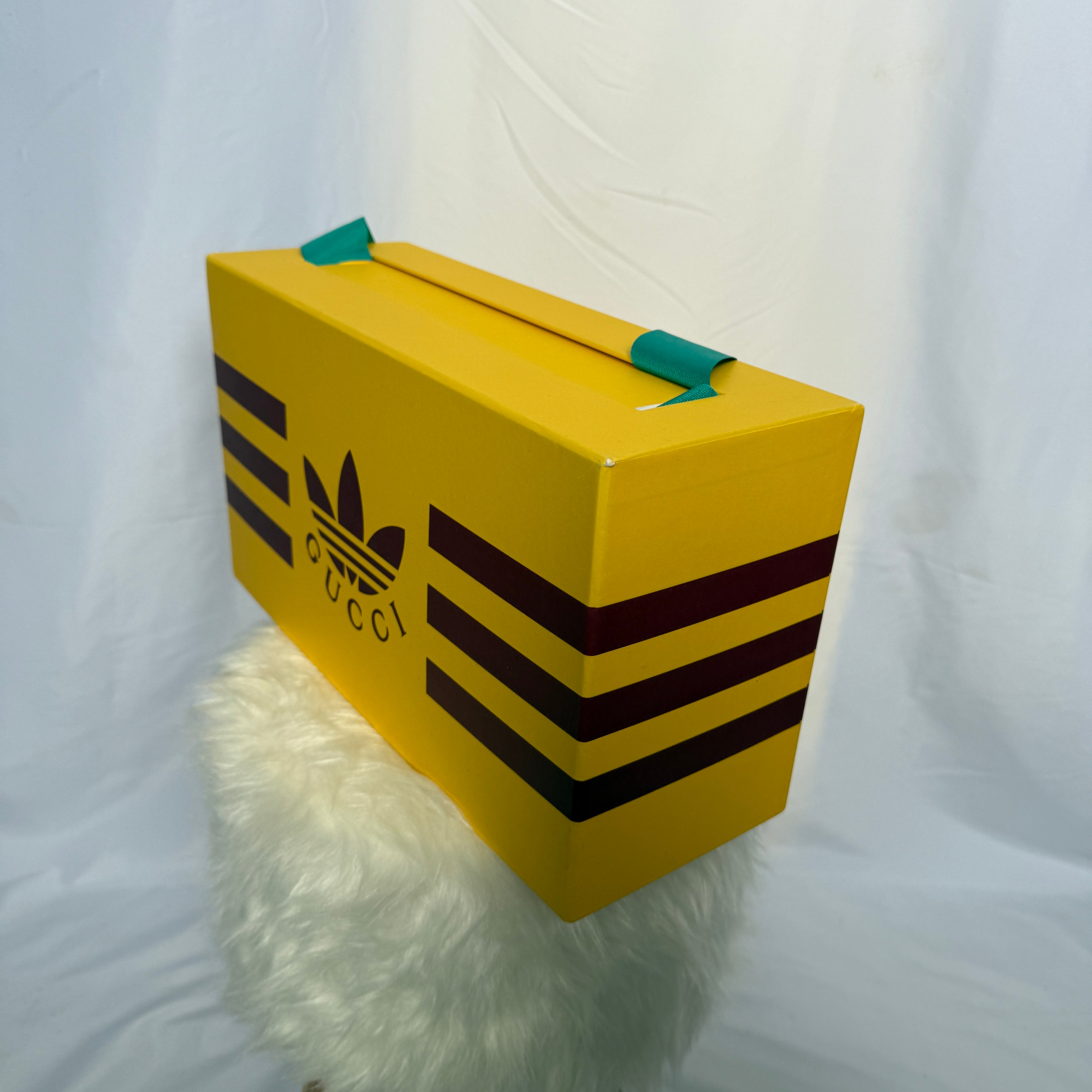adidas x Gucci Box – Special Edition Box (mit Tragegriff)