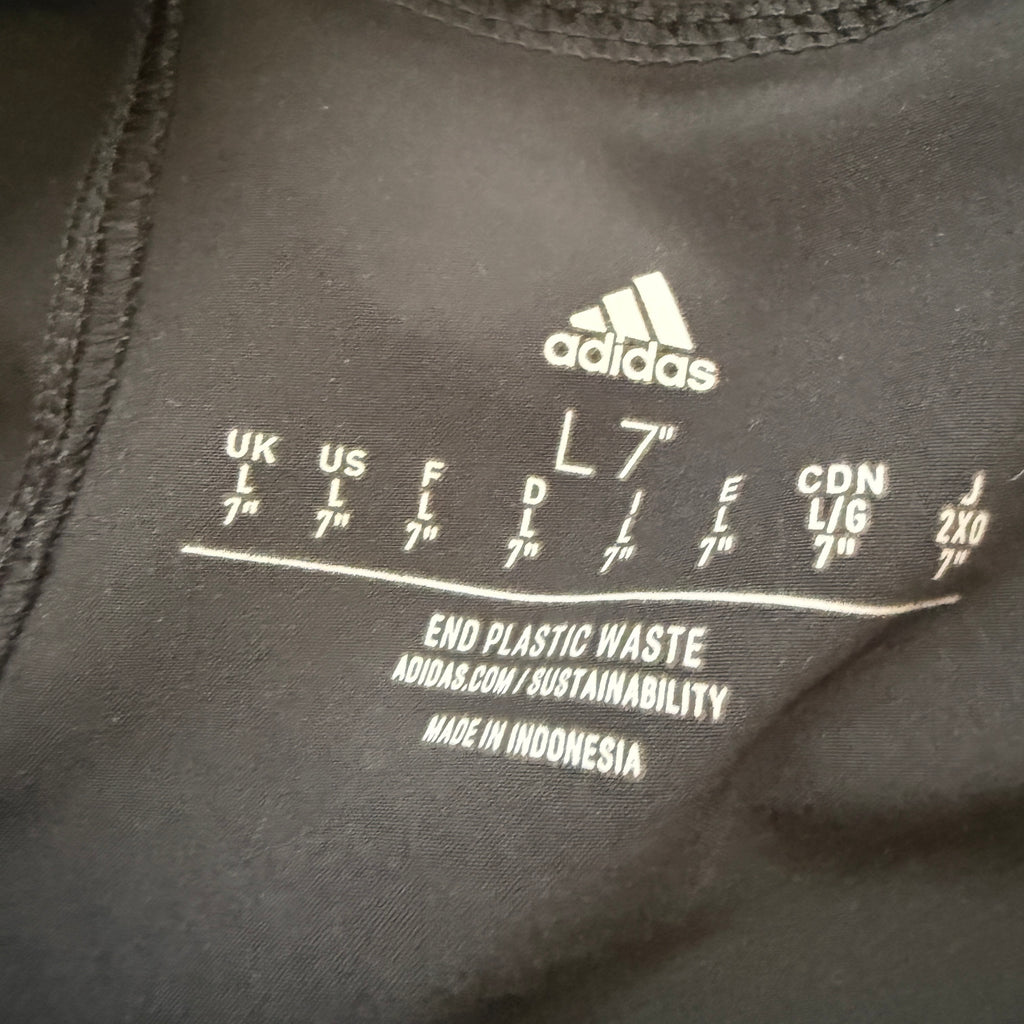 adidas Shorts / kurze Hose  – “Be One Be Together” – Gr. L