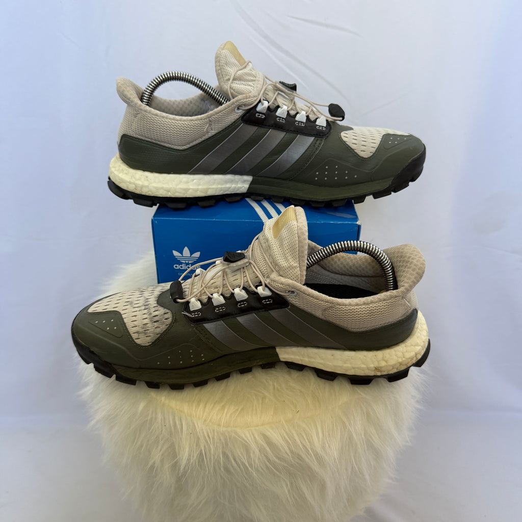 adidas Raven Boost Sneaker / Schuhe – Größe 42 2/3