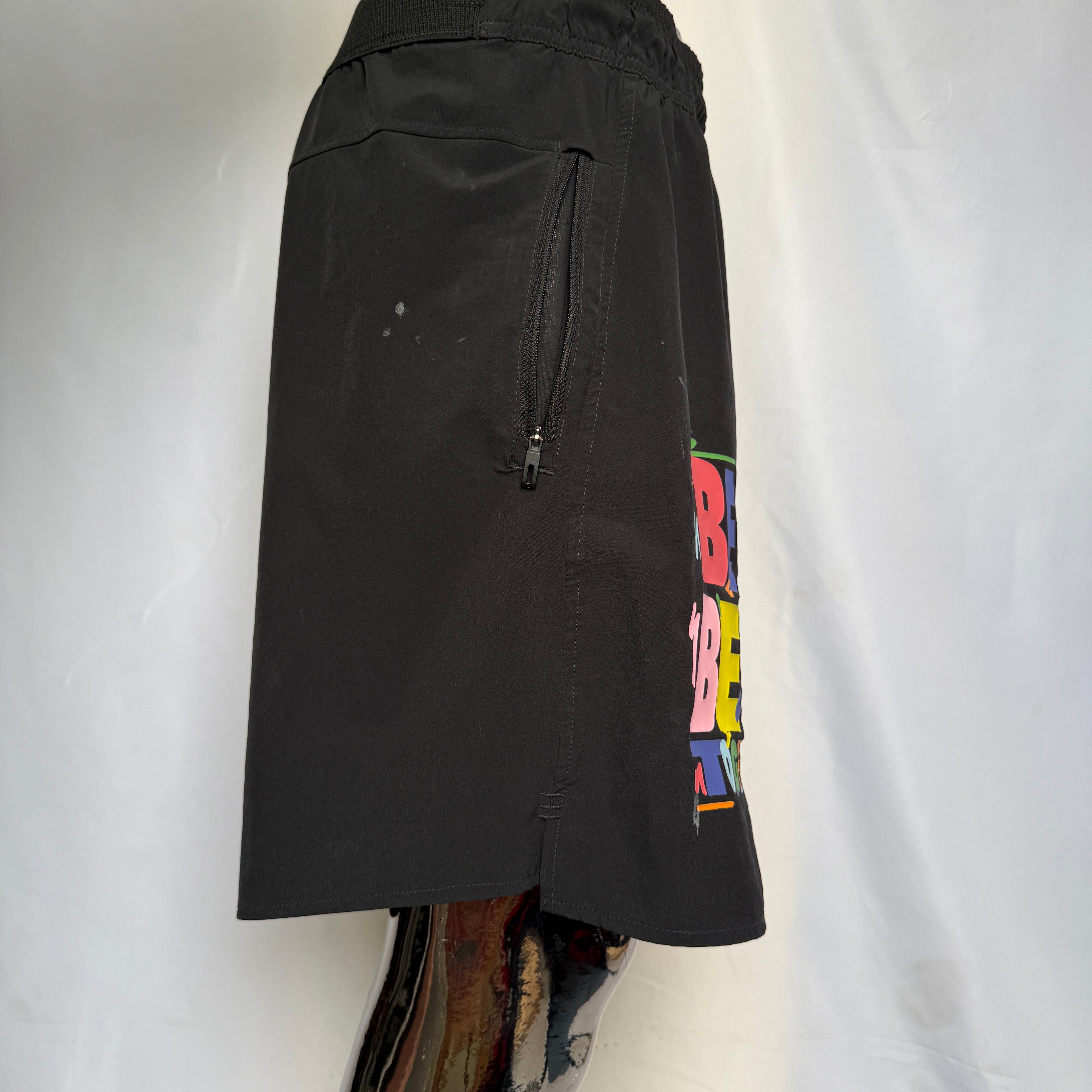 adidas Shorts / kurze Hose  – “Be One Be Together” – Gr. L