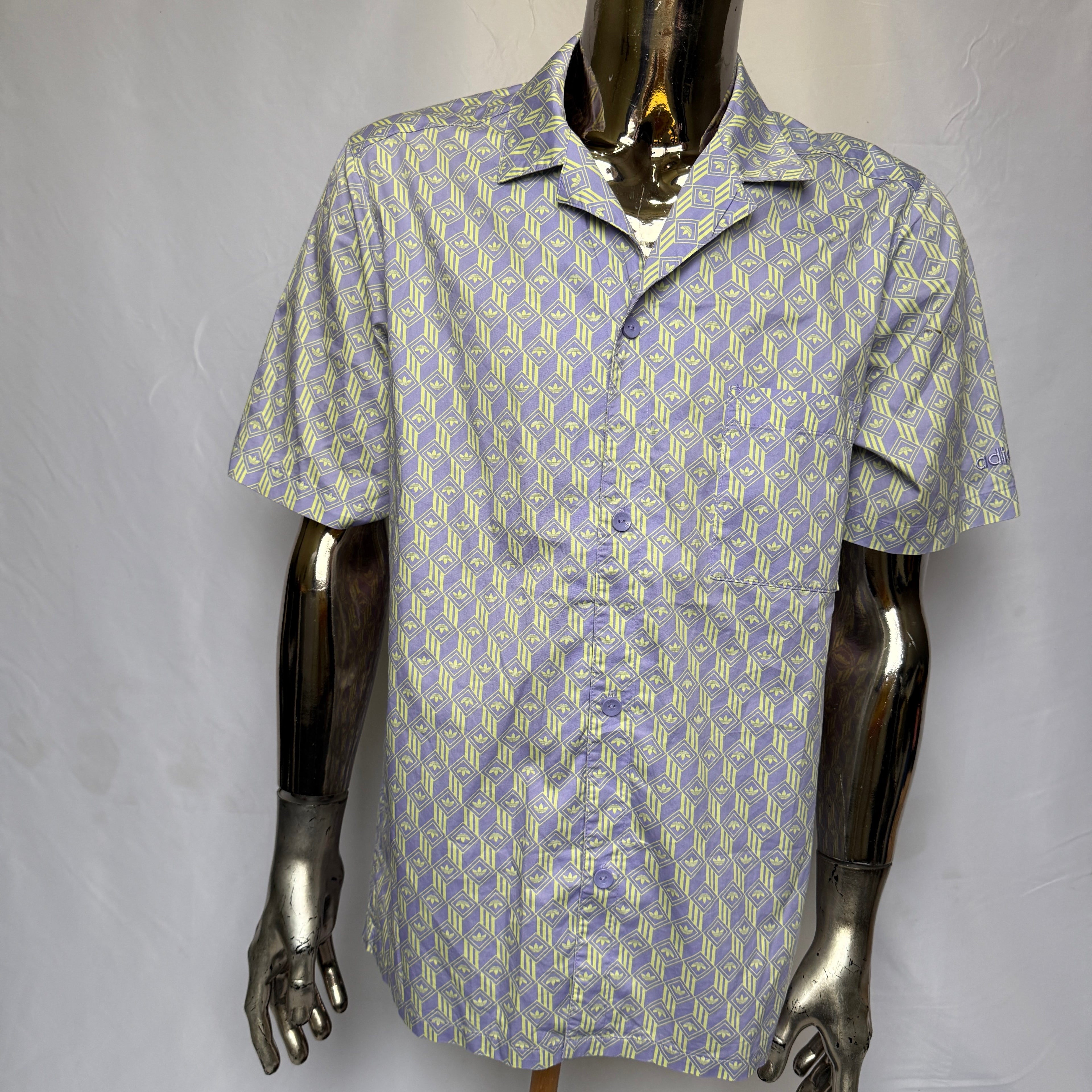 adidas Graphics Monogram Shirt / Hemd – limited – Gr. M