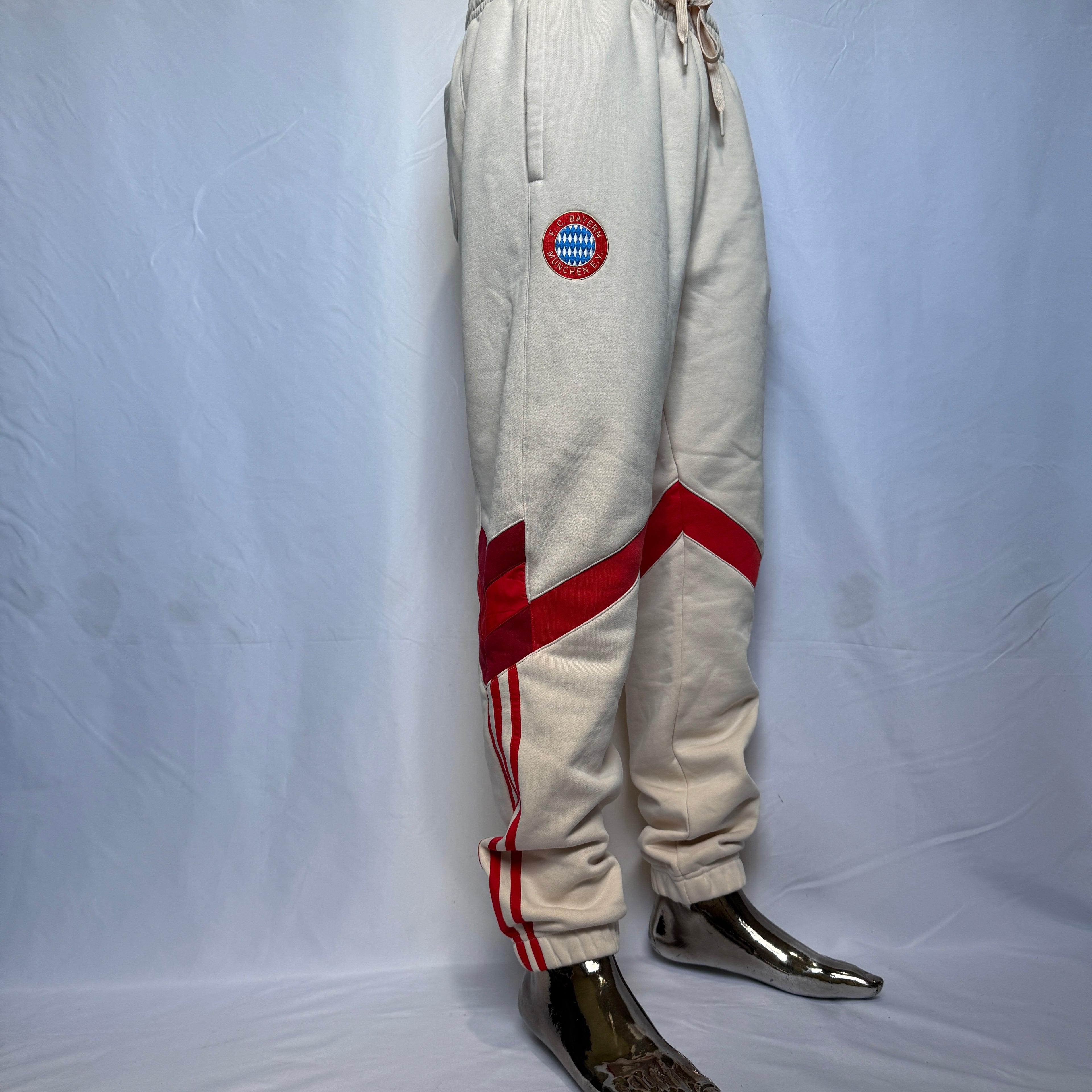 adidas FC Bayern Jogginghose / Trainingshose - limited - Gr. L