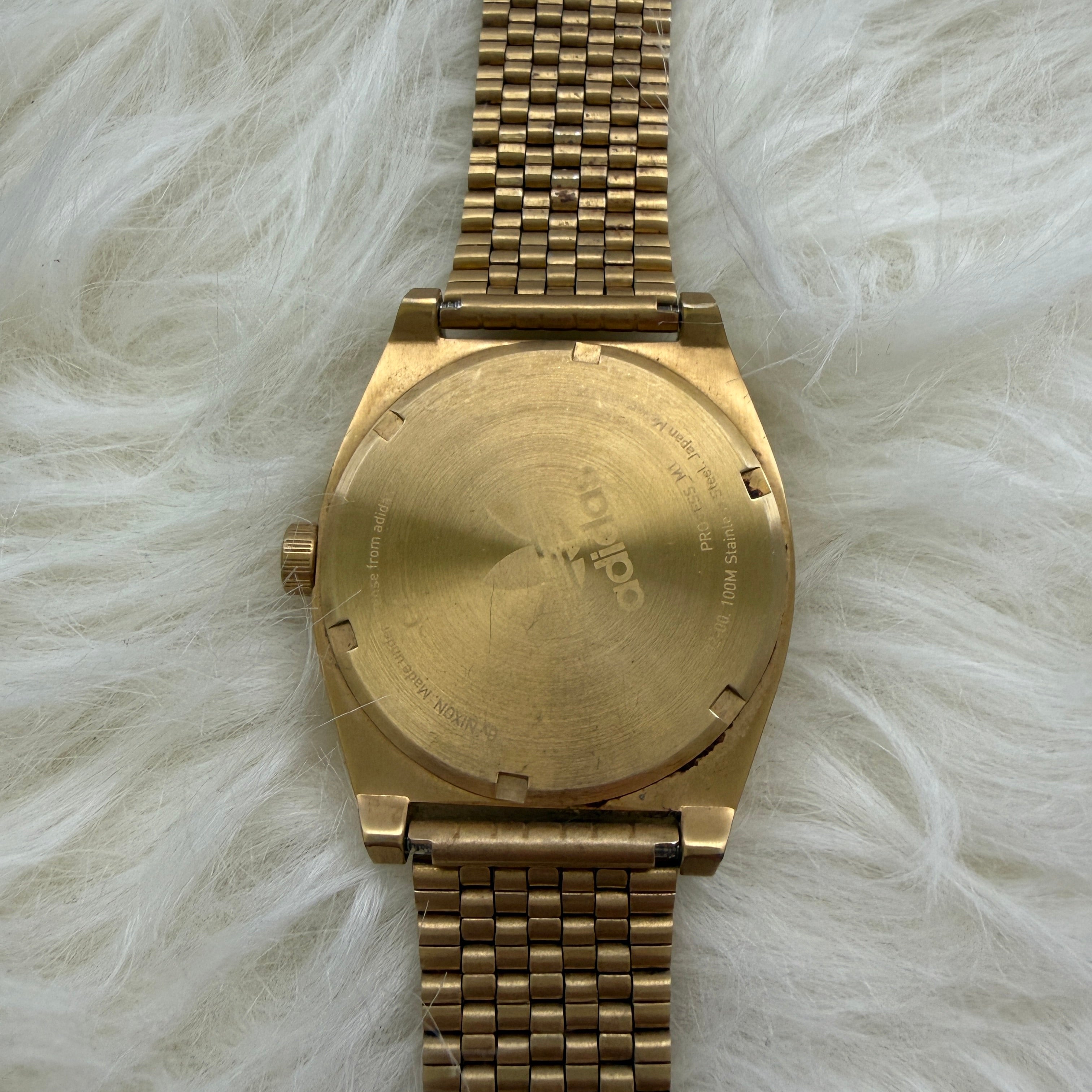 adidas Armbanduhr – Minimal Trefoil – Gold – Metallarmband – Unisex