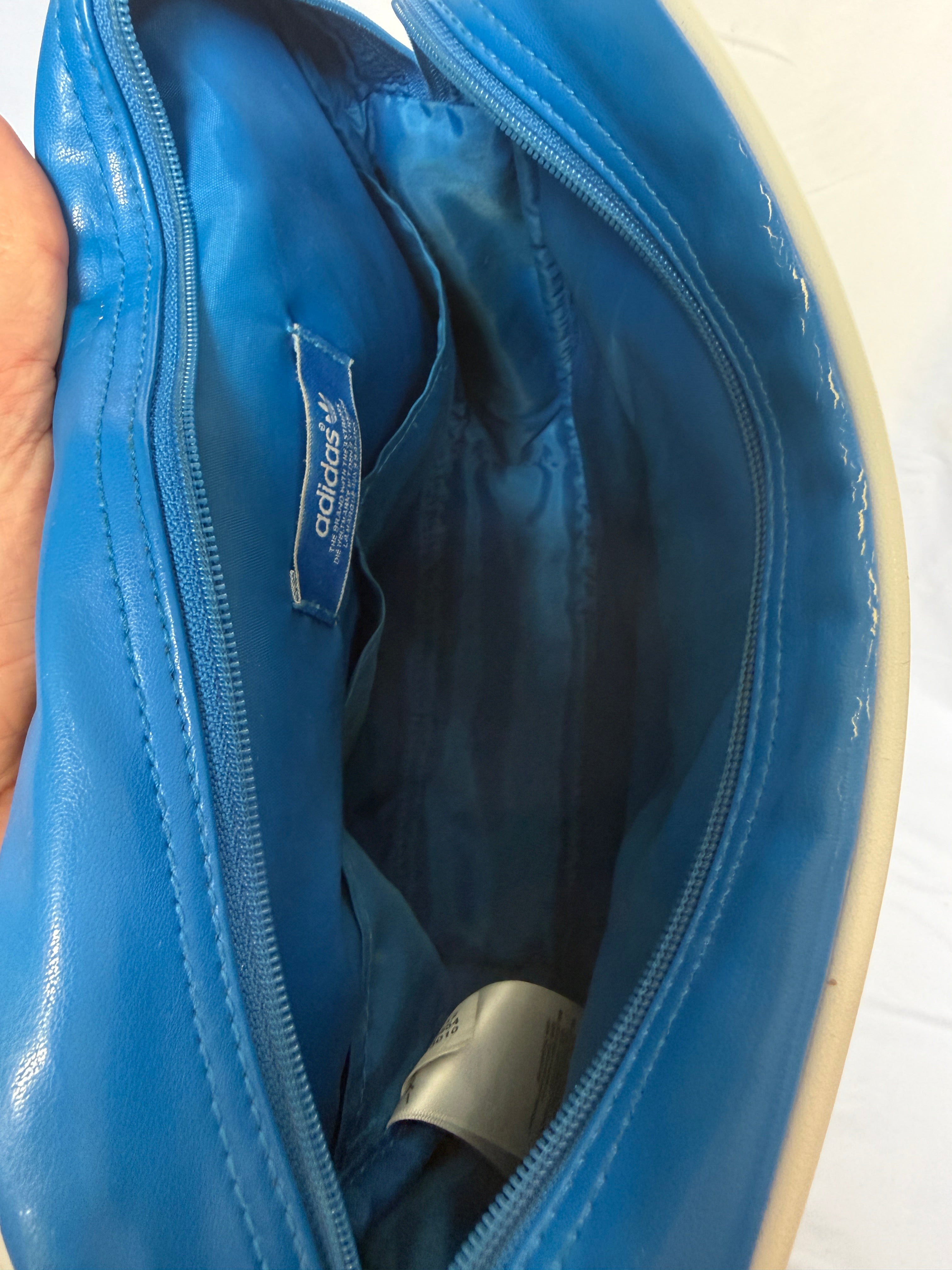 adidas Vintage Umhängetasche – Blau (Trefoil / Retro Airliner Style)