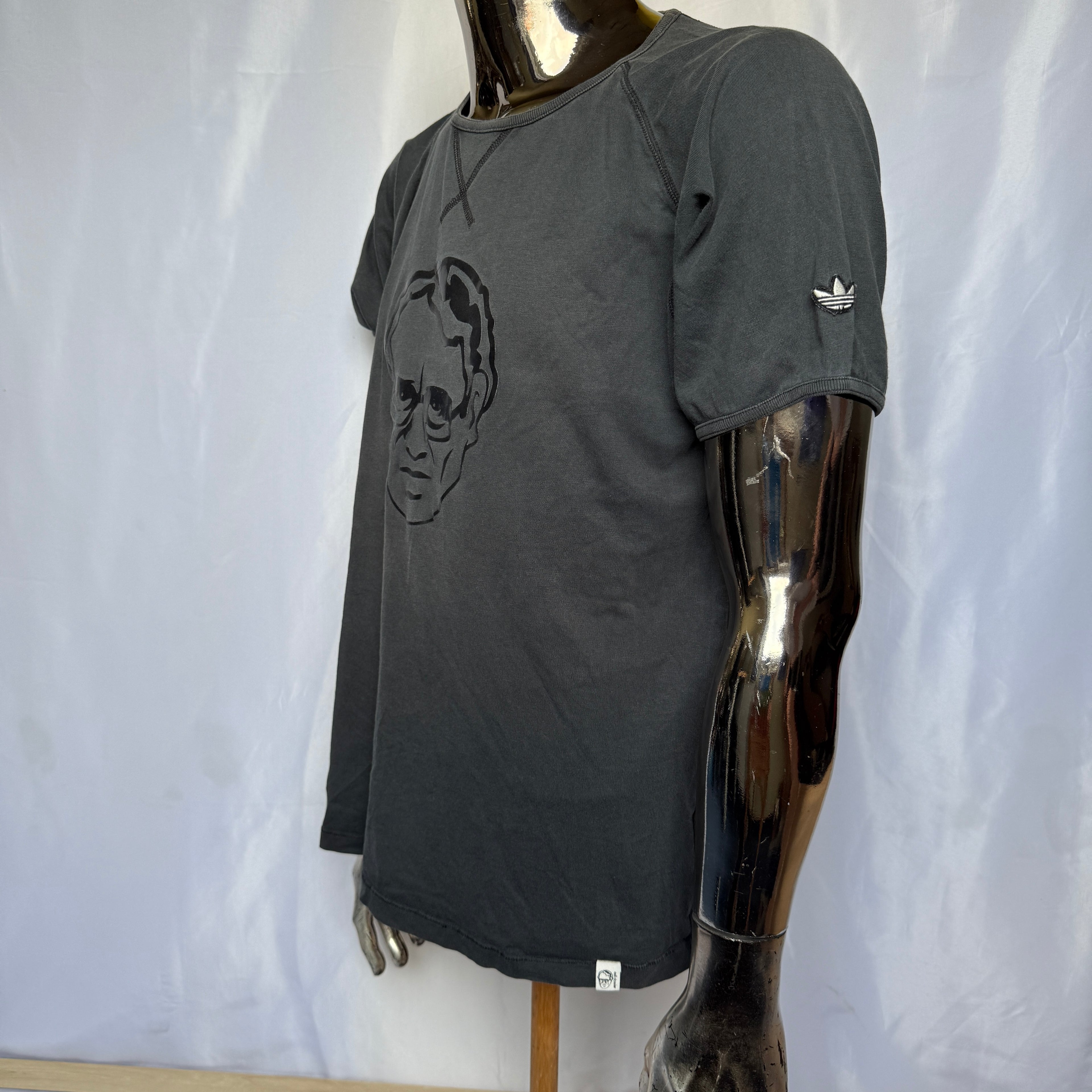 Adidas Originals T-Shirt “Adi Dassler Portrait” - frühe 00er Vintage - Größe L