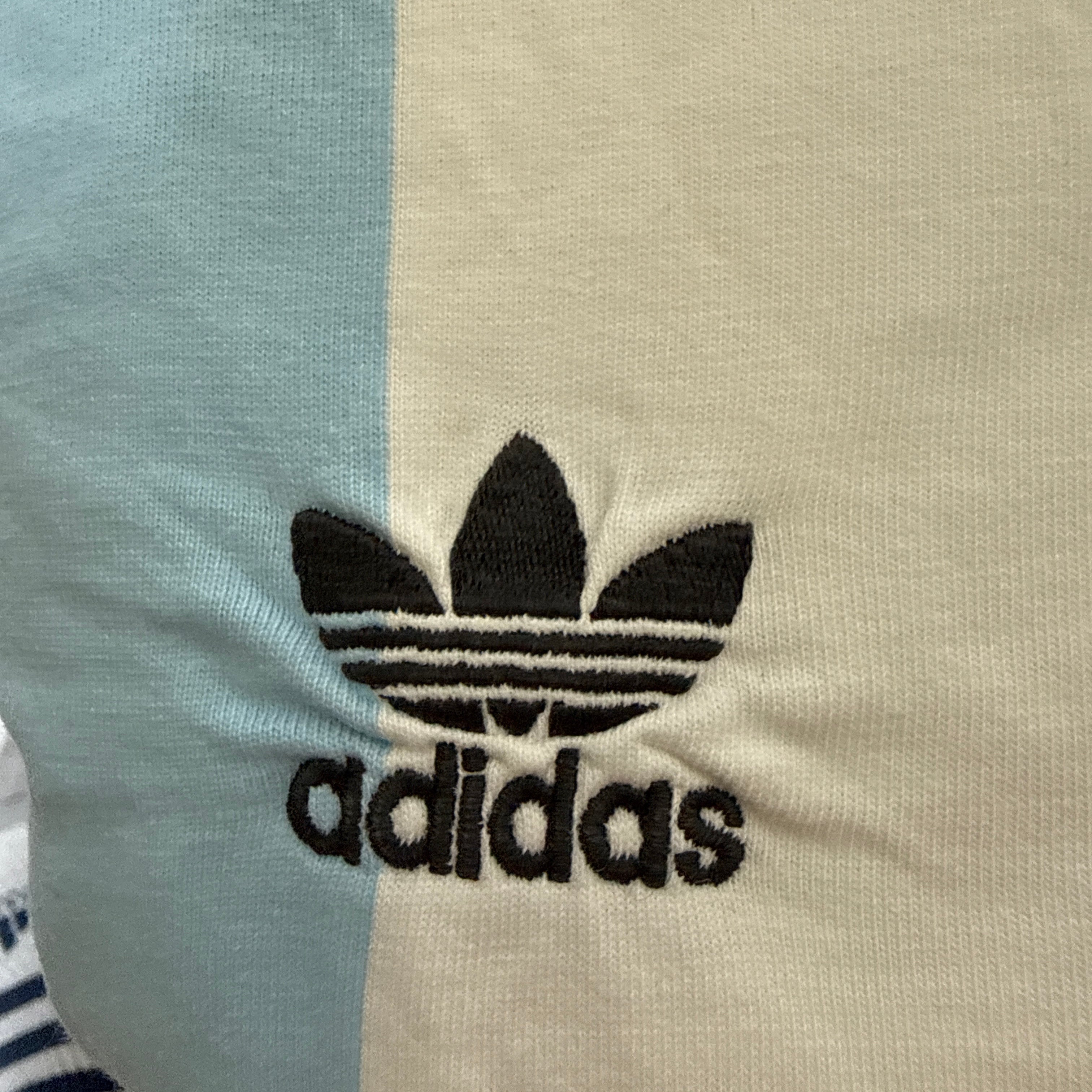 adidas Argentina Retro T-Shirt / Shirt – World Cup Detail (Metall Pokal) – Gr. S