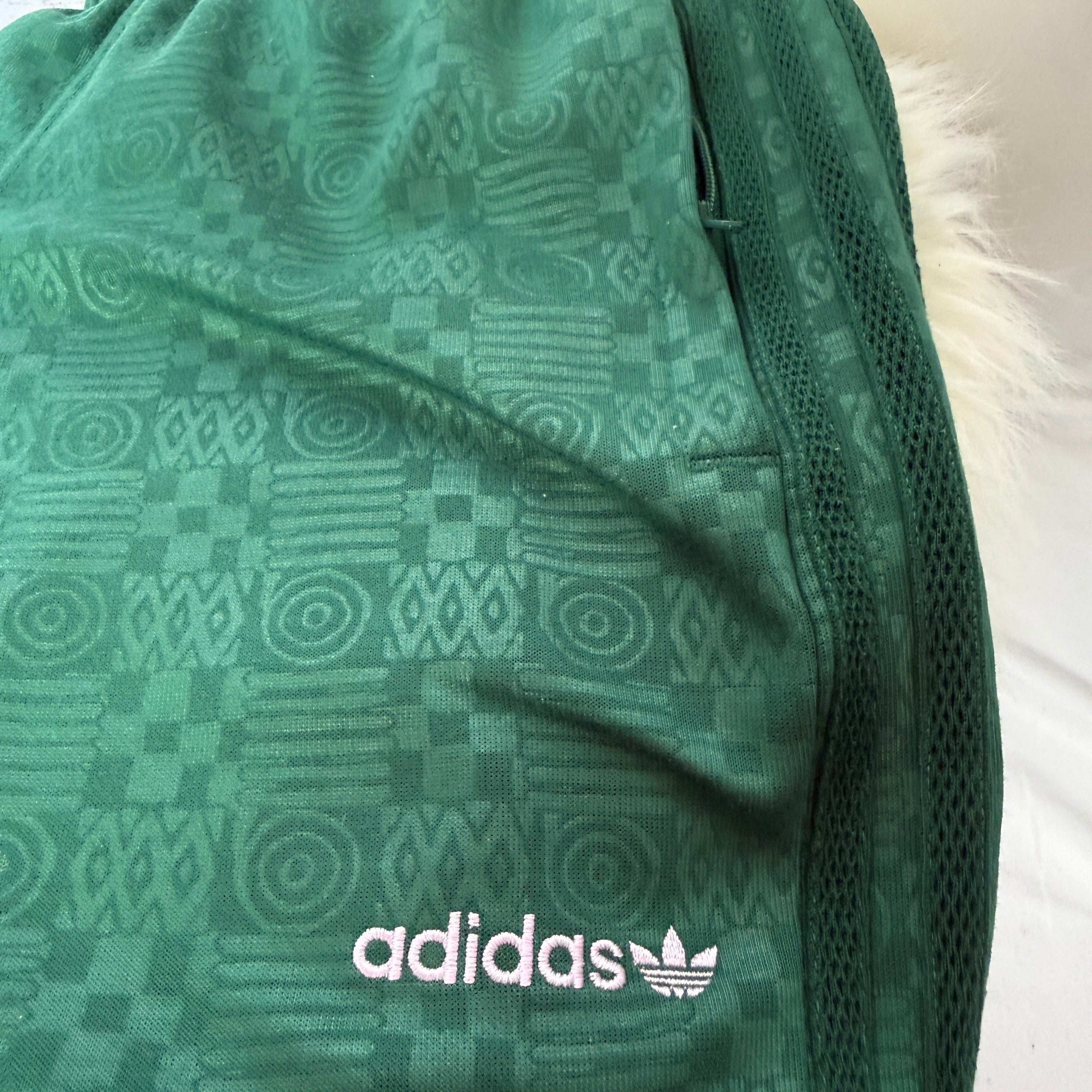 adidas Originals Shorts – AOP Trefoil Monogram – Gr. XS