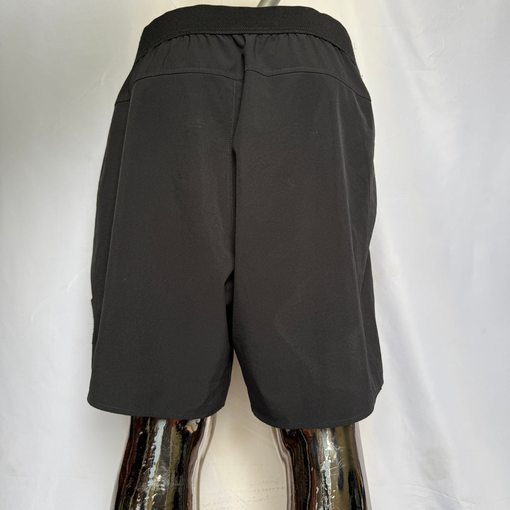 adidas Shorts / kurze Hose  – “Be One Be Together” – Gr. L