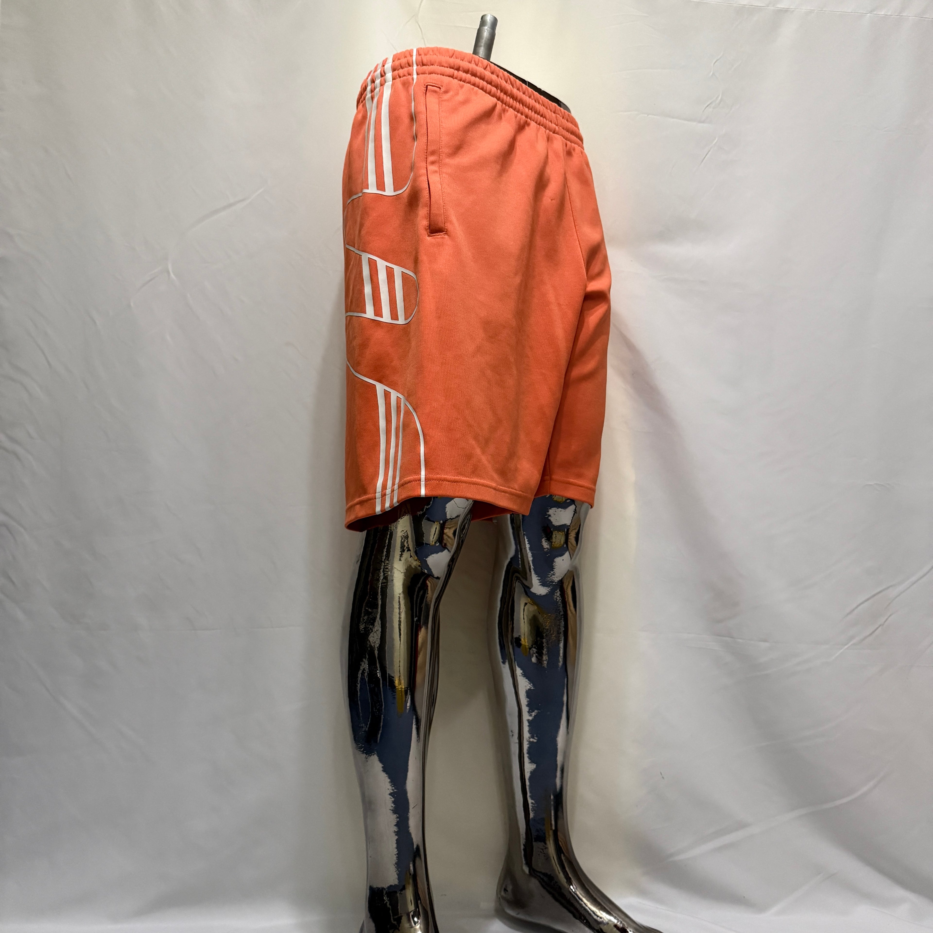 adidas OriginalsOutline Shorts / kurze Hose – Gr. XL