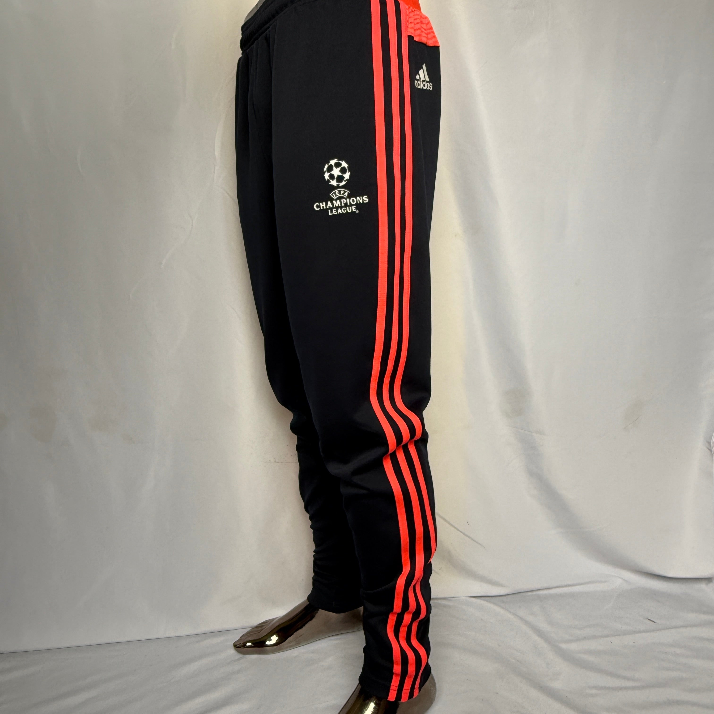adidas FC Bayern München Champions League Track Pants / Jogginghose – Gr. M