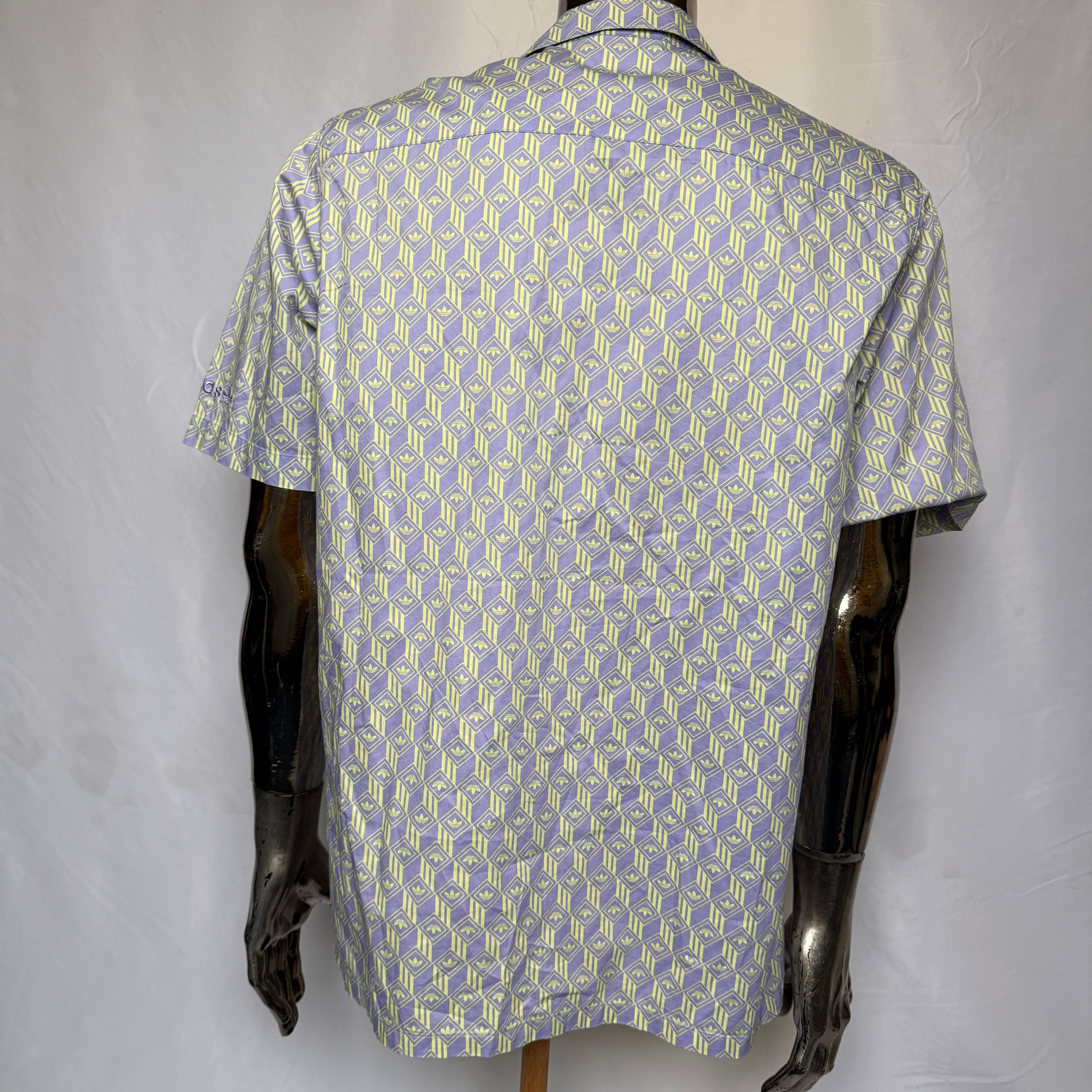 adidas Graphics Monogram Shirt / Hemd – limited – Gr. M