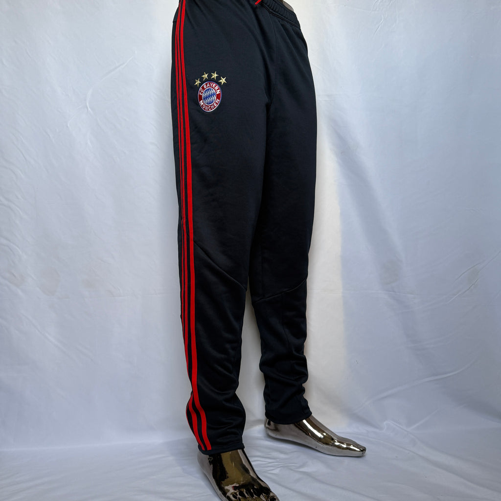 adidas FC Bayern München Champions League Jogginghose / Trainingshose – Gr. L