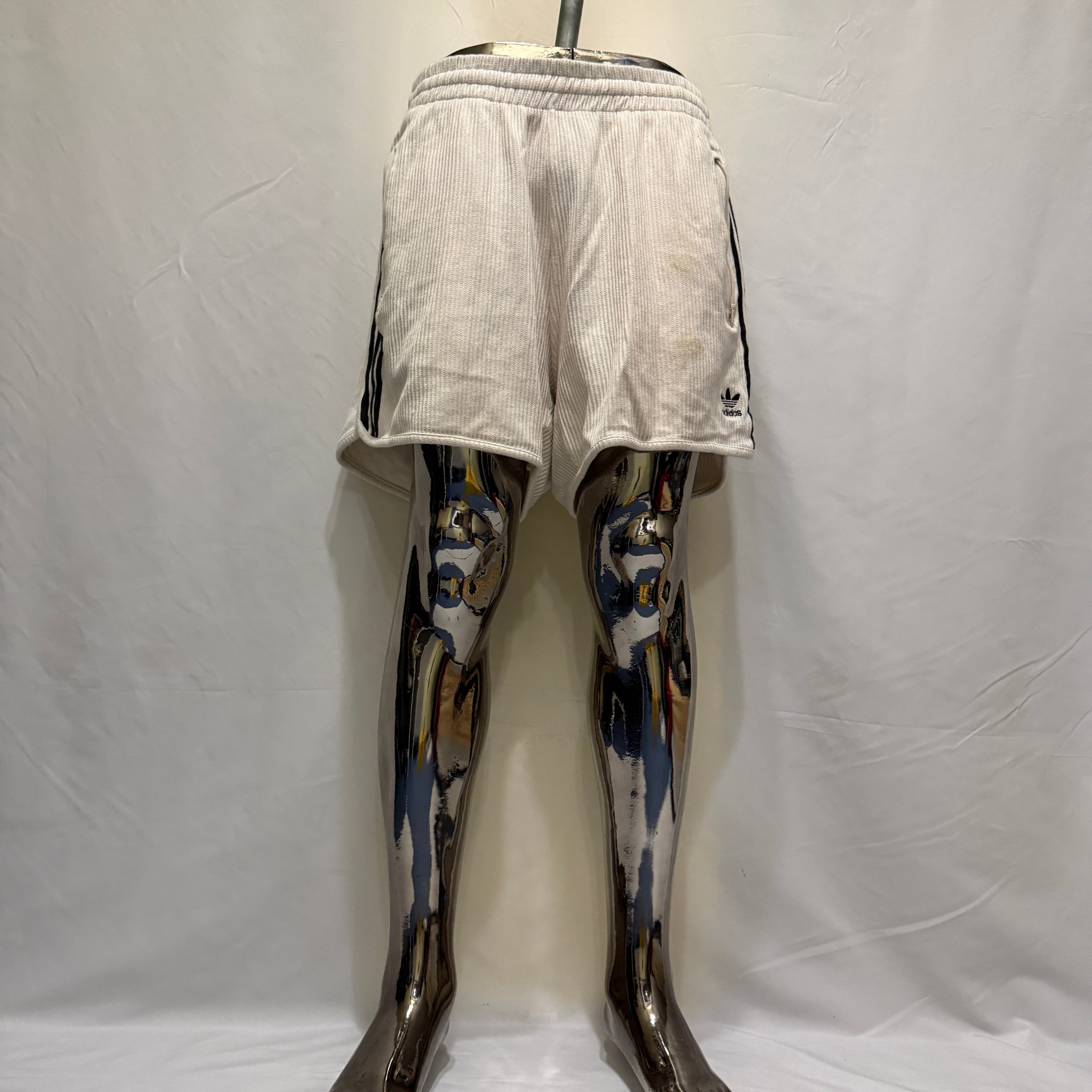 adidas Originals Shorts / kurze Hose – Gr. L