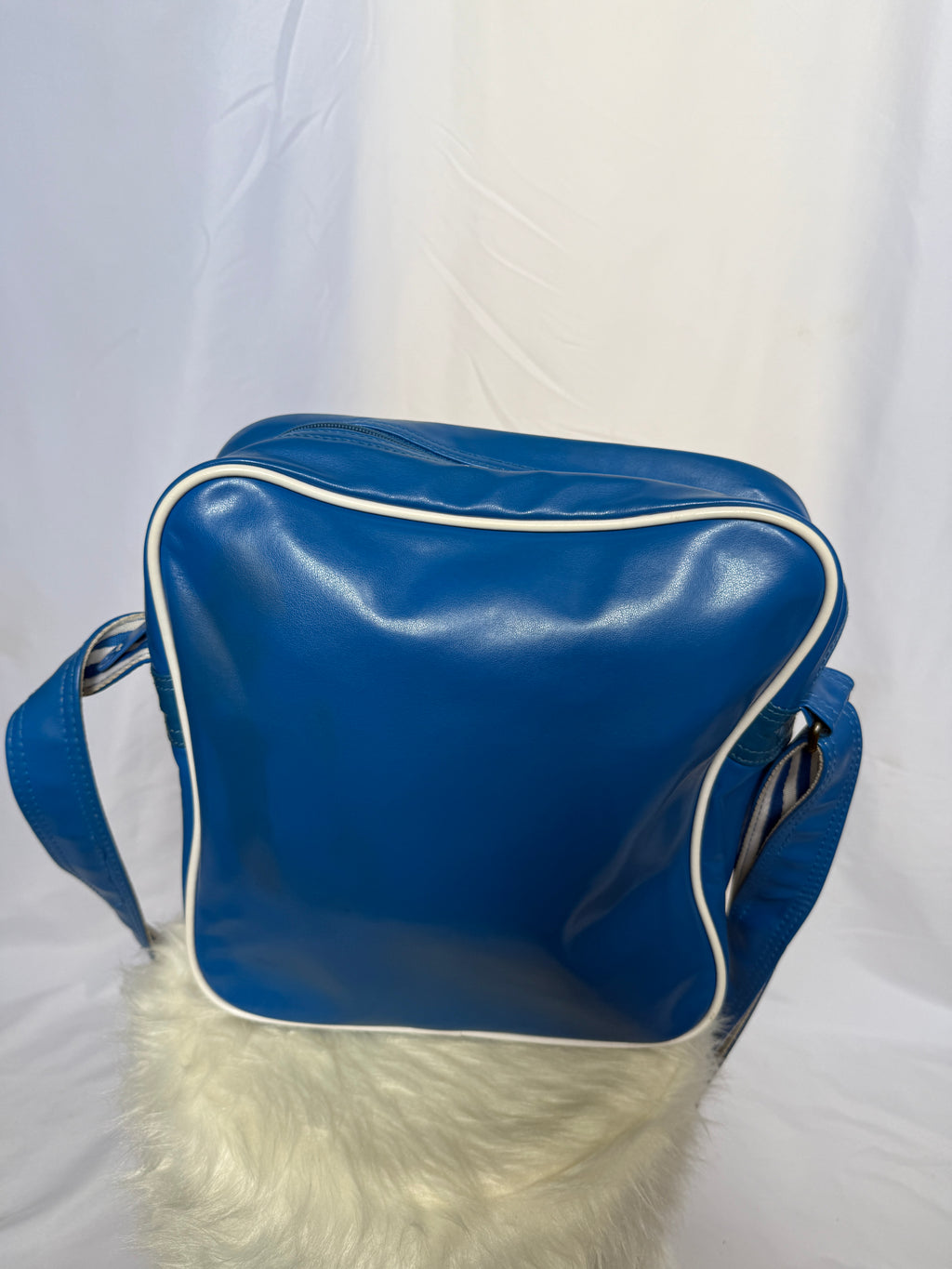adidas Vintage Umhängetasche – Blau (Trefoil / Retro Airliner Style)
