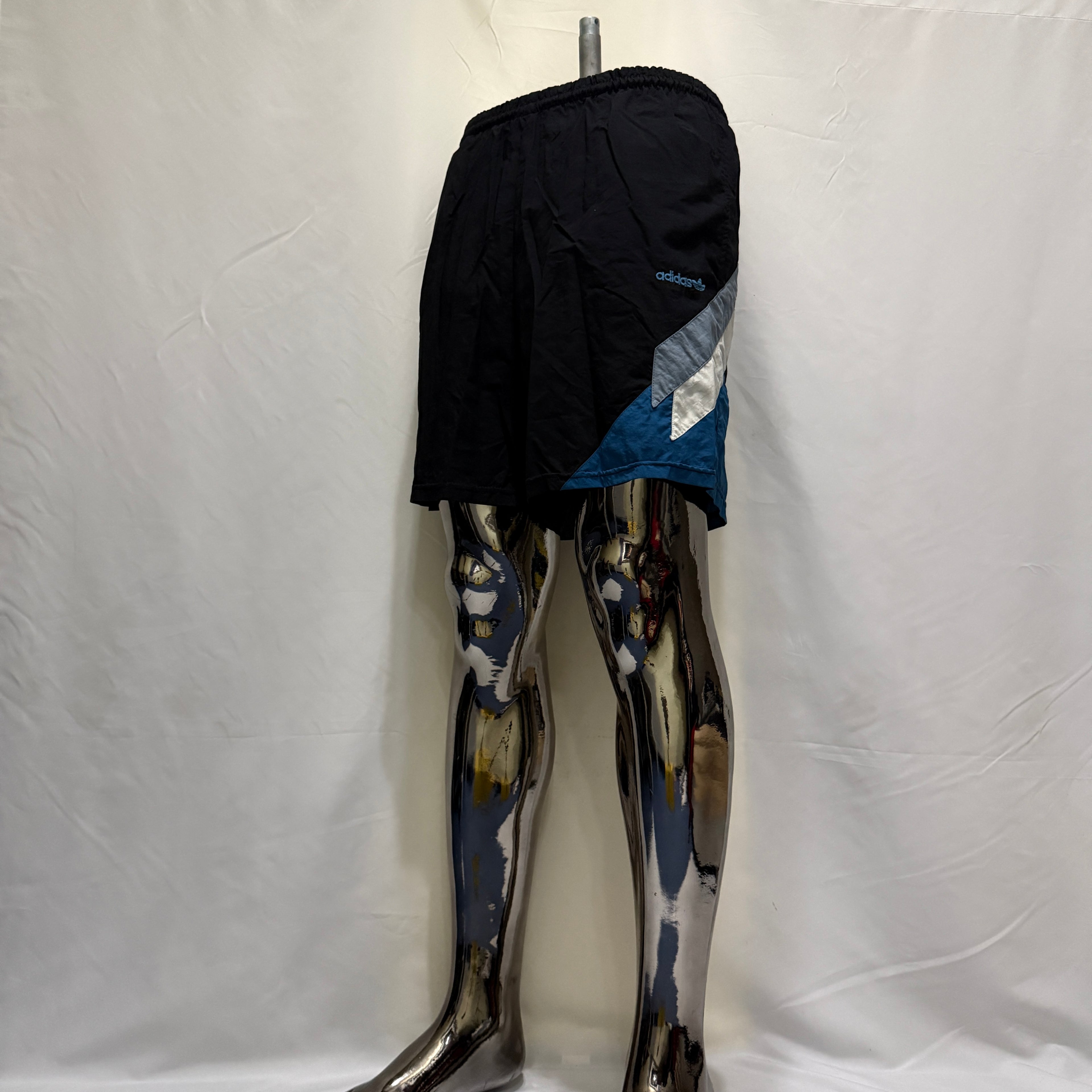 adidas 90er Vintage Nylon Shorts / kurze Hose – Gr. XL