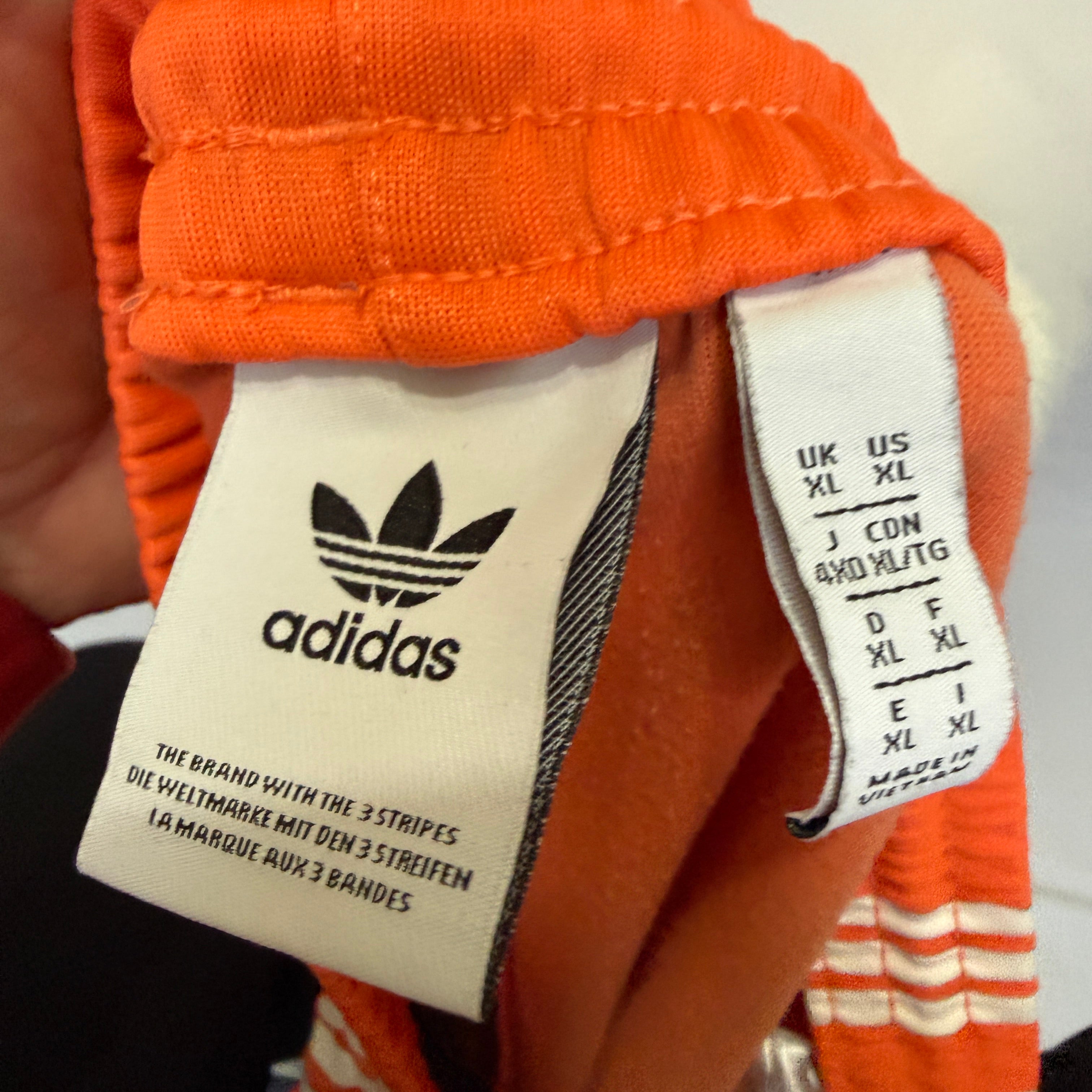 adidas OriginalsOutline Shorts / kurze Hose – Gr. XL