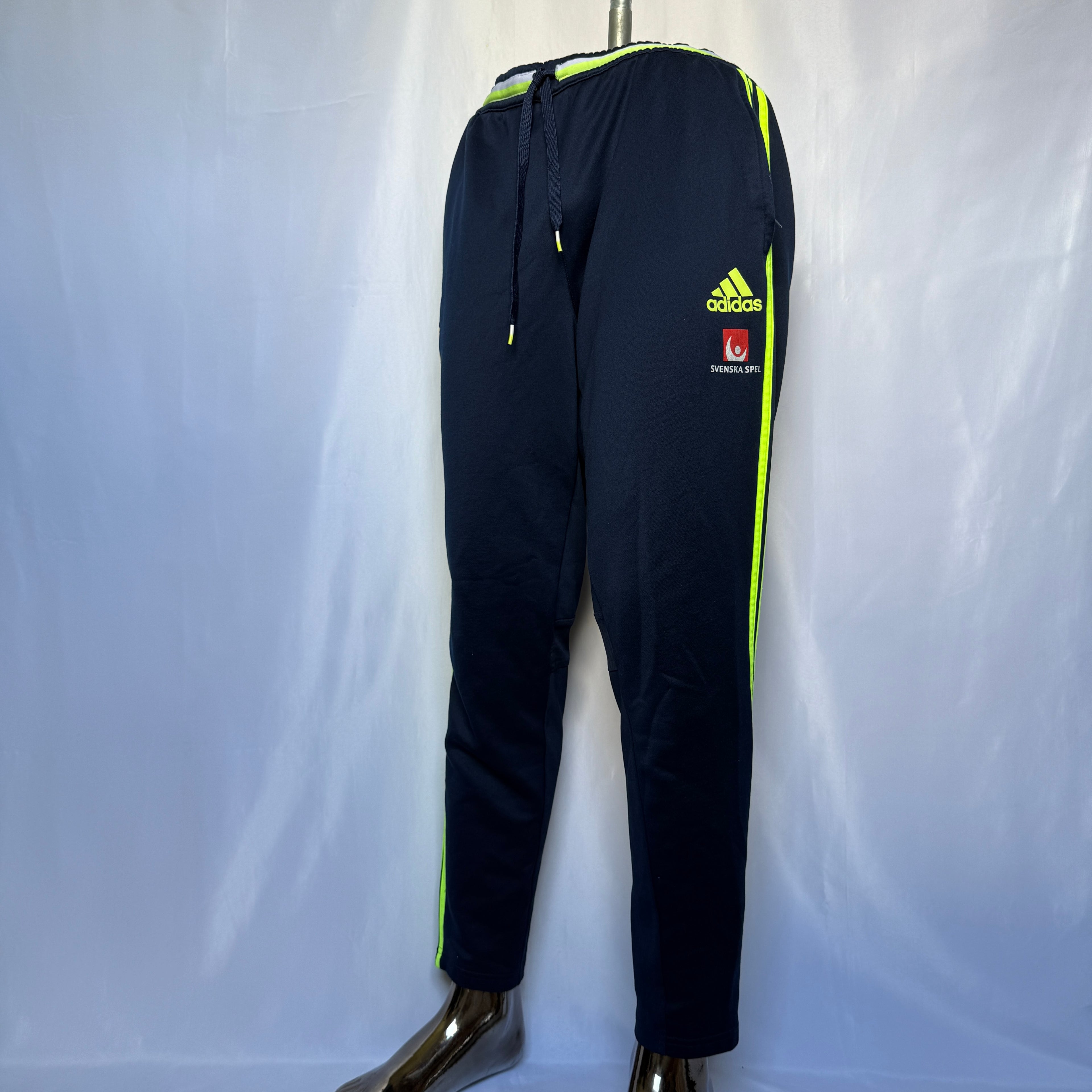 Adidas Schweden Trainingshose (ca. 2012–2014) – Größe L