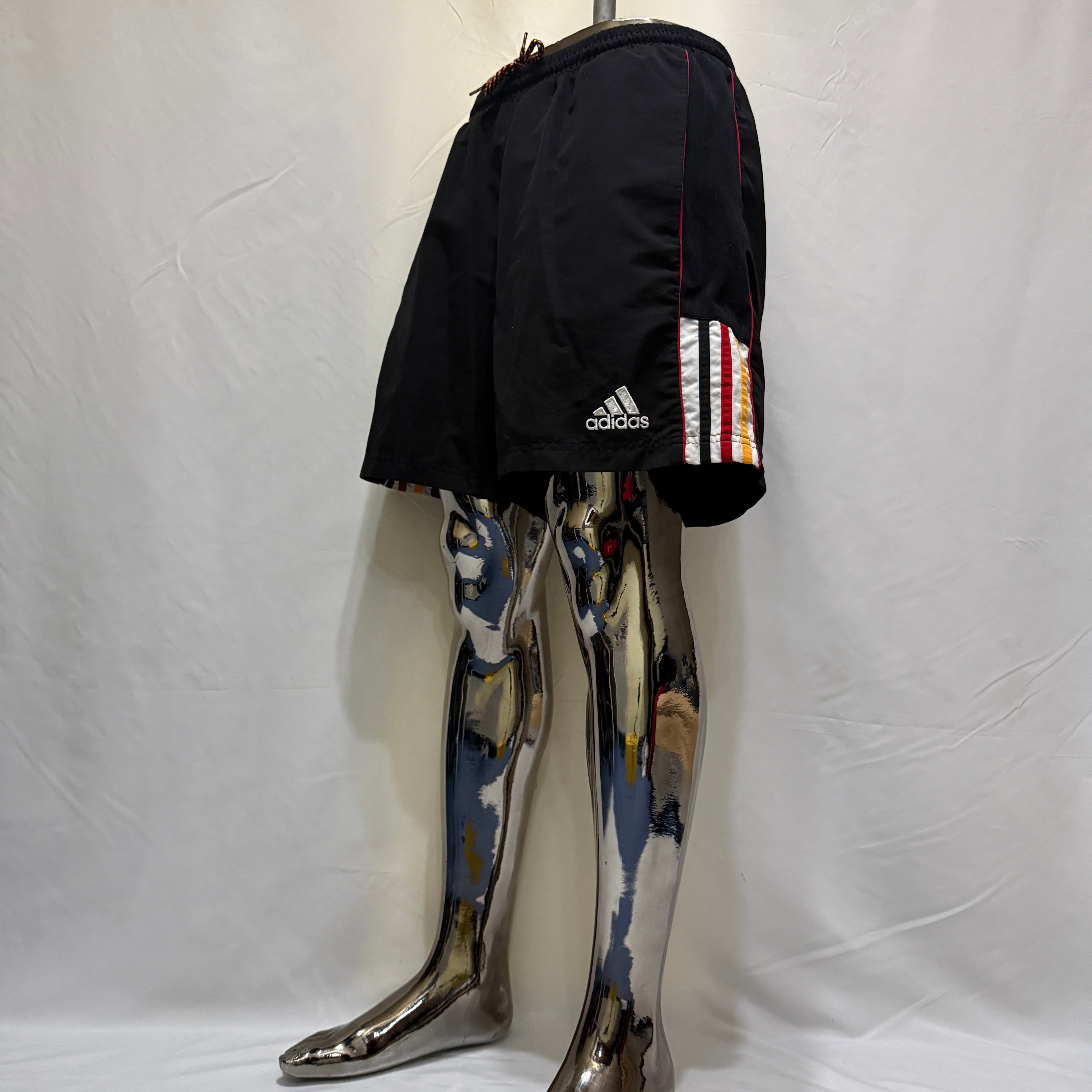 adidas DFB Deutschland 90er Vintage Shorts / kurze Hose – Gr. M