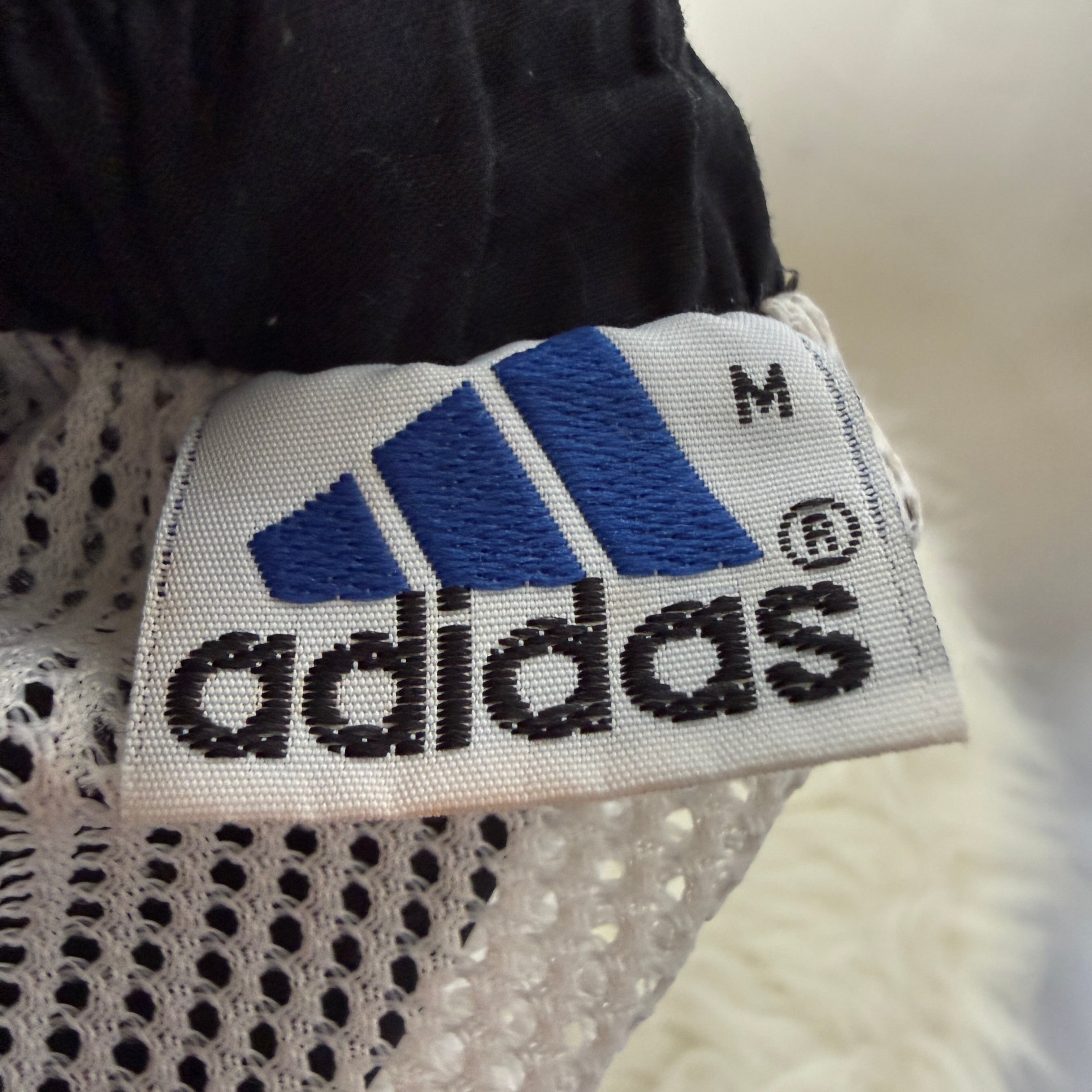 adidas 90er Vintage Shorts / kurze Hose – Gr. M