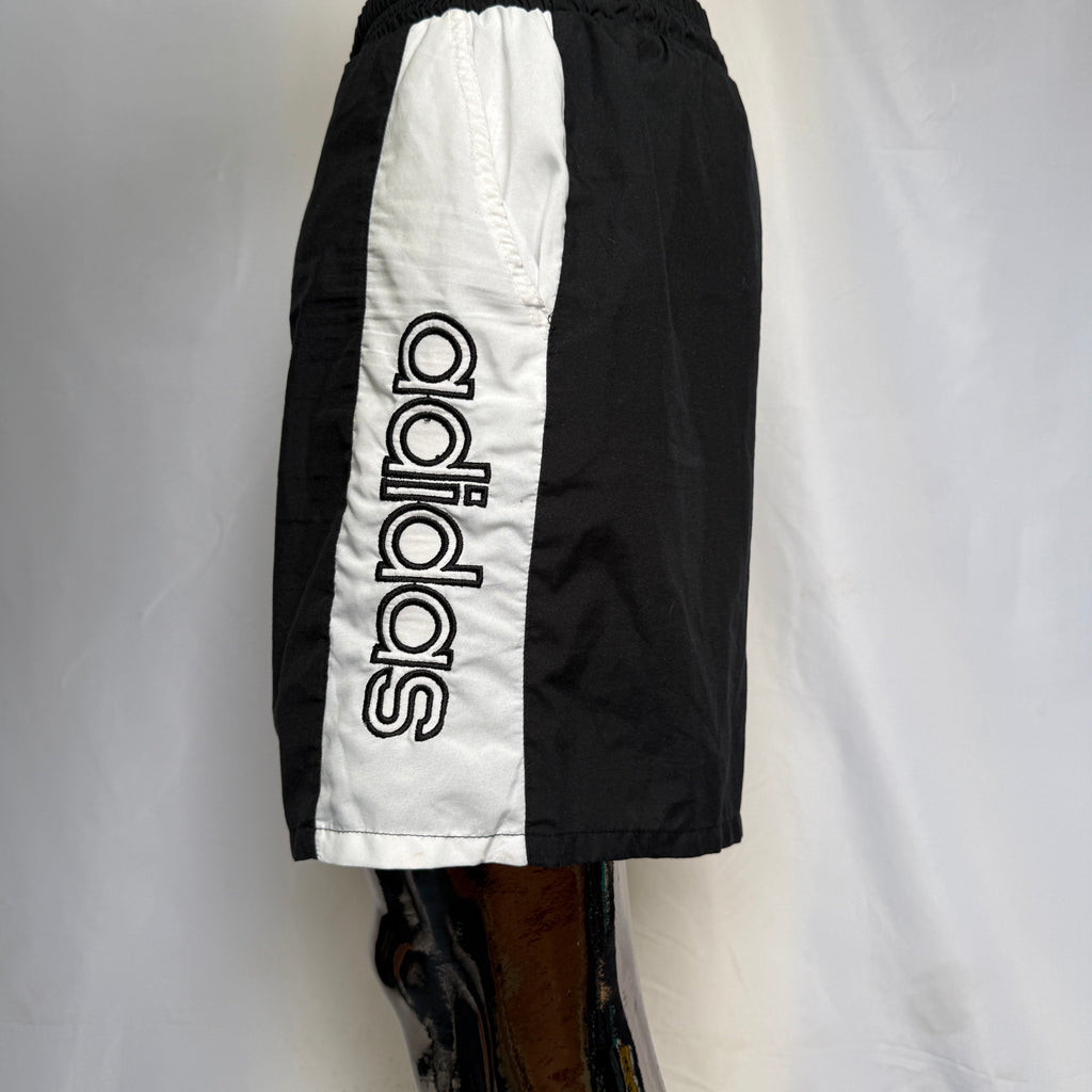 adidas 90er Vintage Shorts / kurze Hose – Gr. M