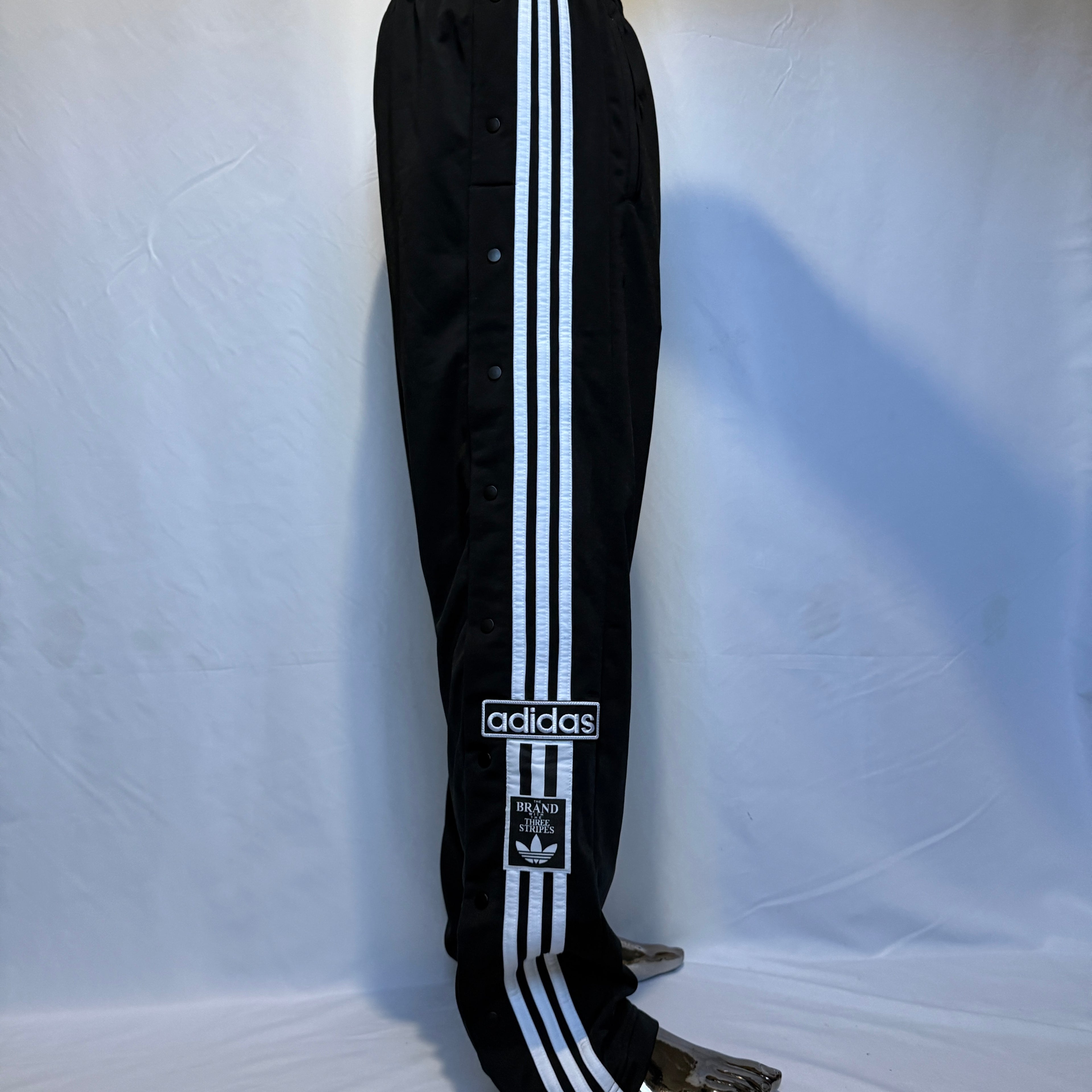 adidas Snap Pants Jogginghose – seitliche Knopfleiste – Gr. L