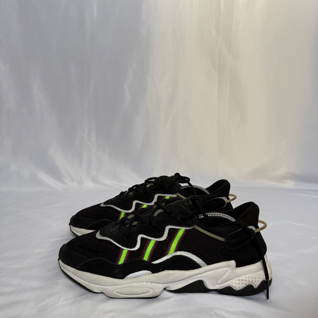 Adidas Ozweego (Core Black/Signal Green) – Größe 44 2/3