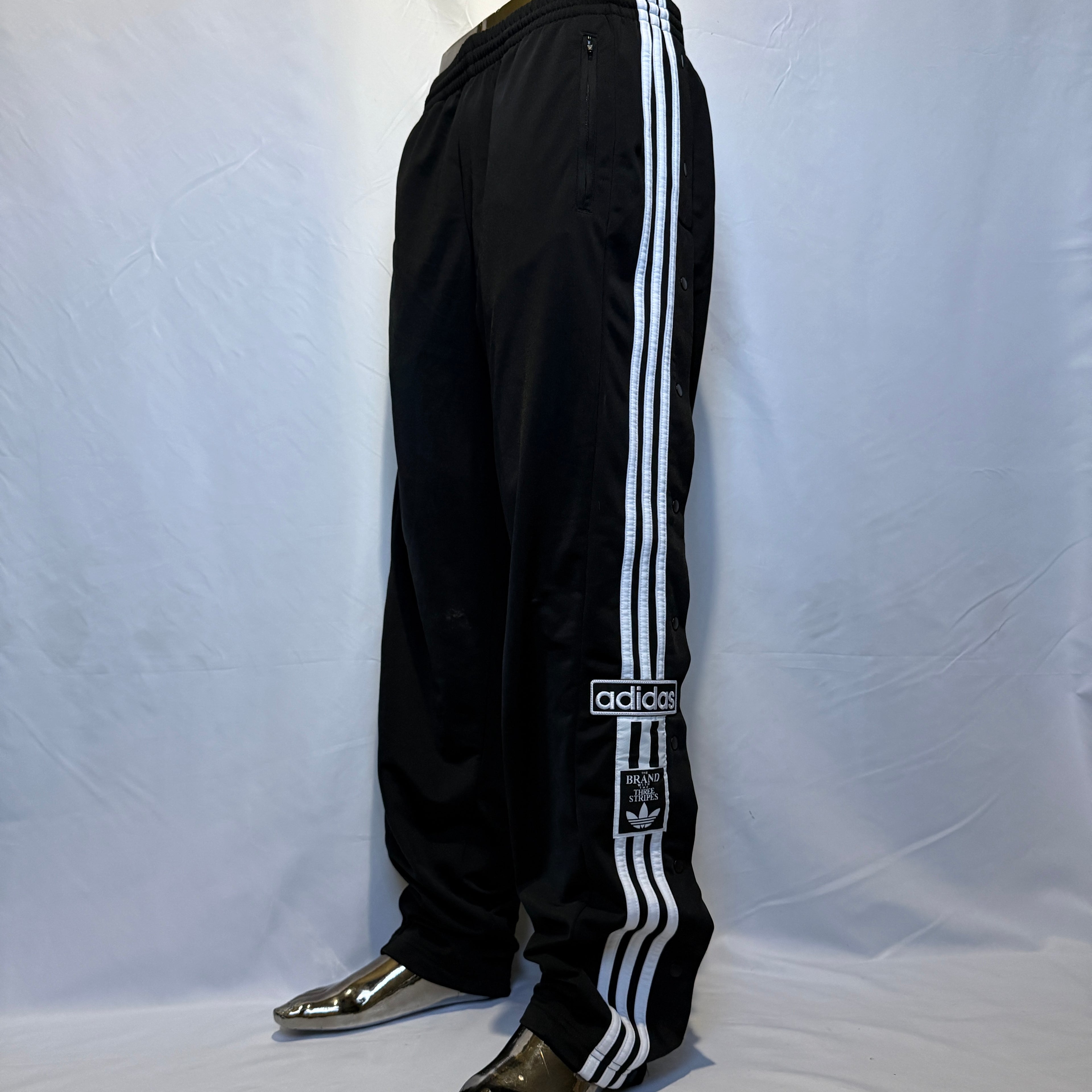adidas Snap Pants Jogginghose – seitliche Knopfleiste – Gr. L