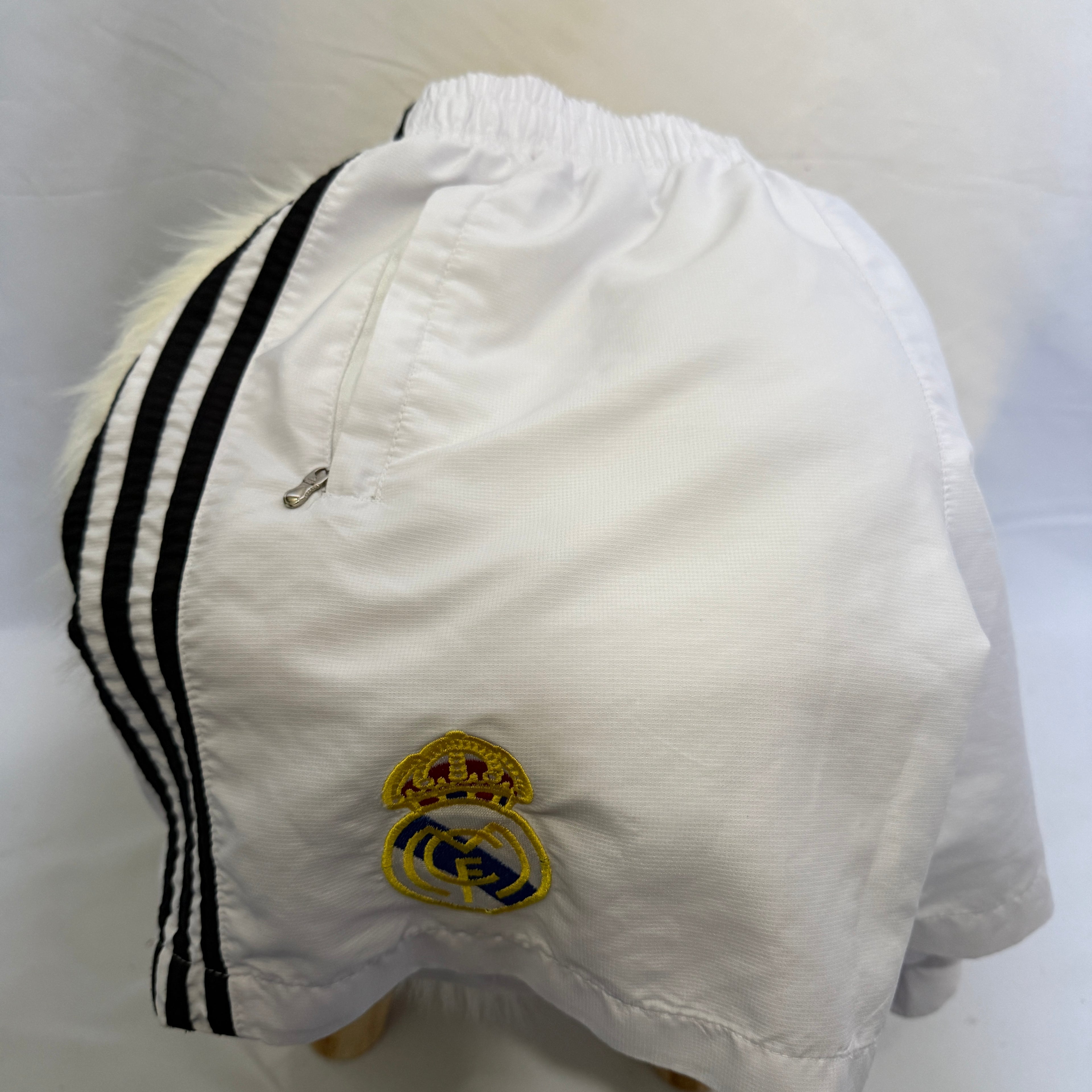 adidas Real Madrid 90er Vintage Shorts / kurze Hose – Gr. S