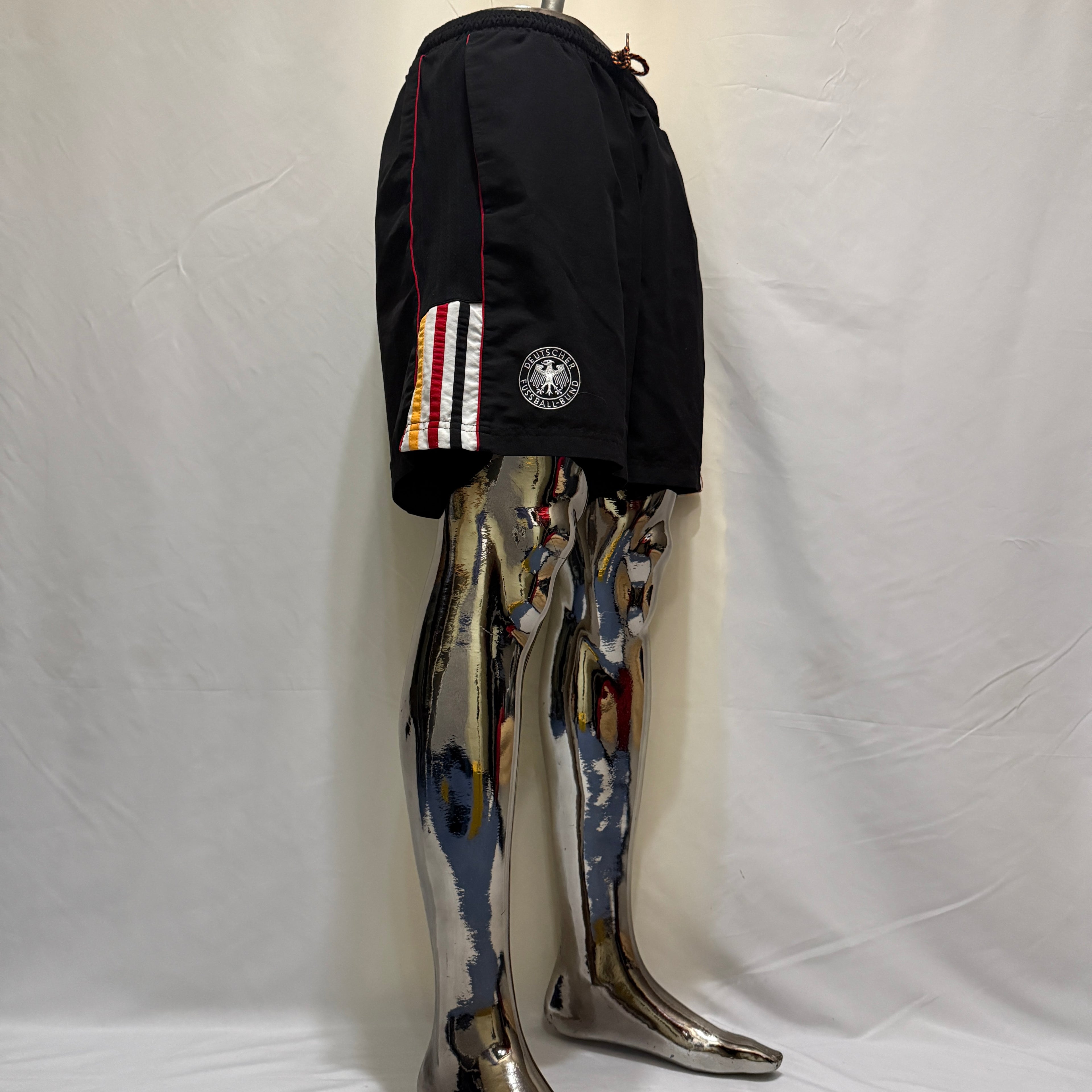 adidas DFB Deutschland 90er Vintage Shorts / kurze Hose – Gr. M
