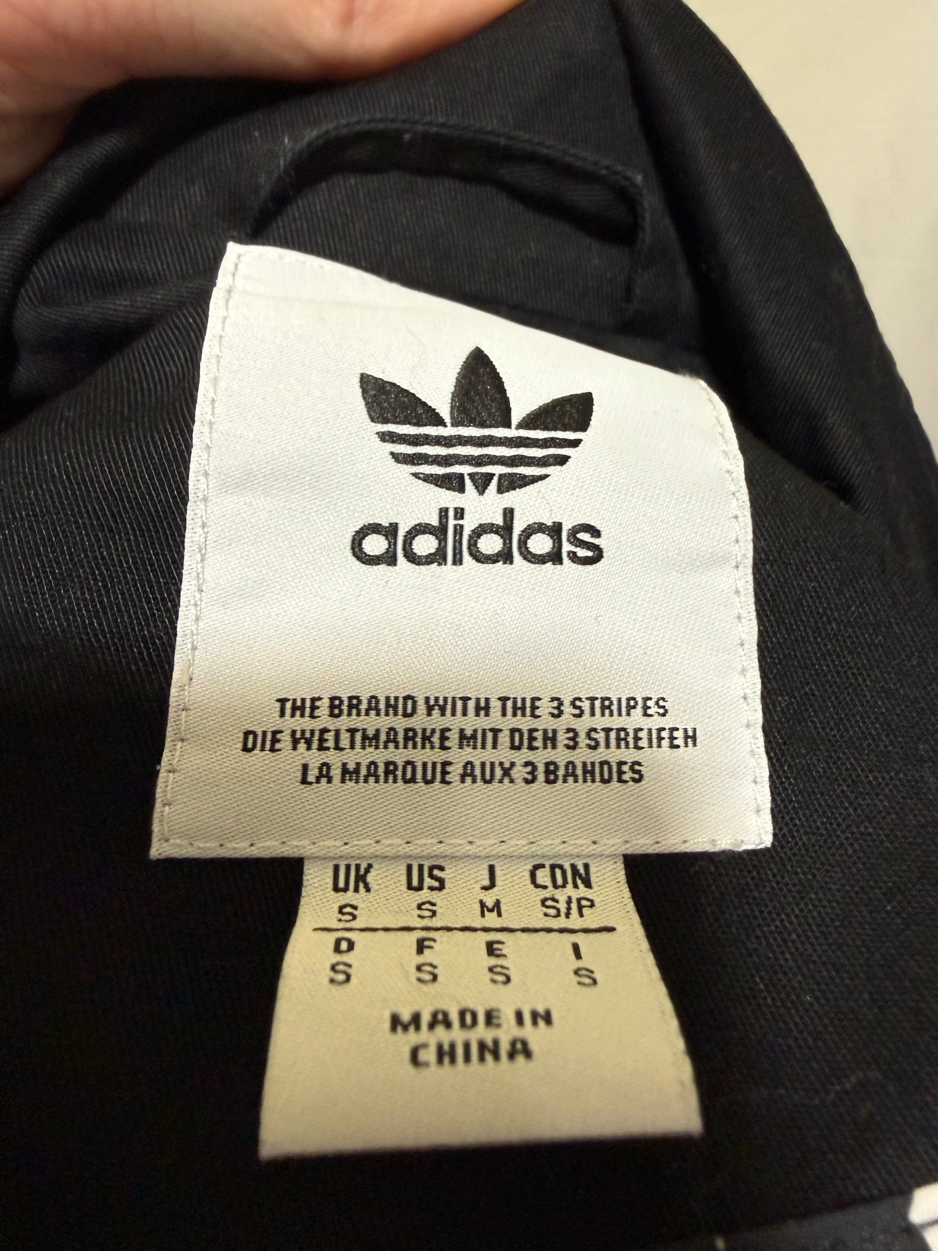 adidas Originals Coach Mantel / Jacke – Worldwide Backprint – Gr. S