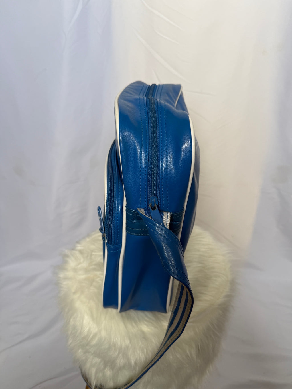 adidas Vintage Umhängetasche – Blau (Trefoil / Retro Airliner Style)