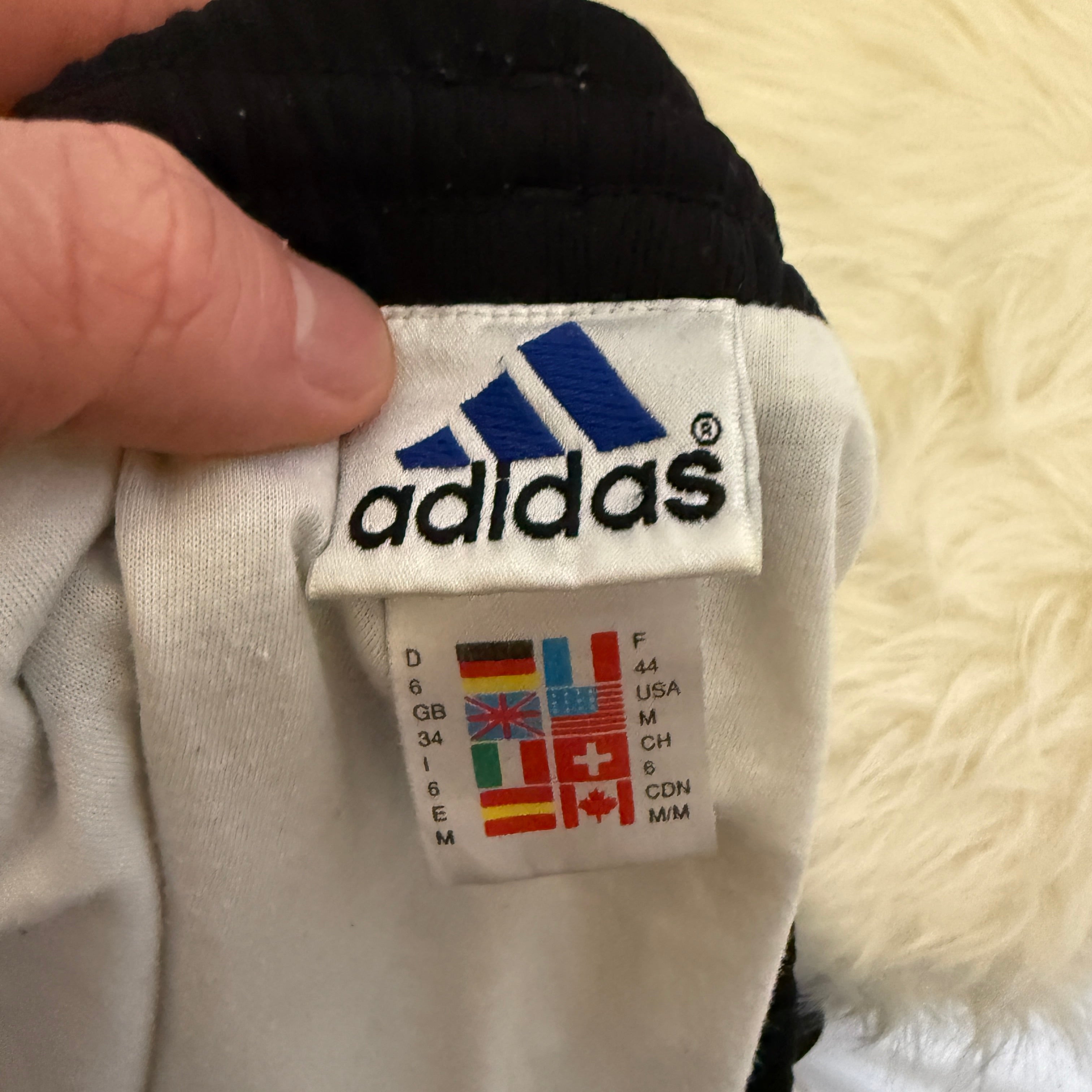 adidas DFB Deutschland 90er Vintage Shorts / kurze Hose – Gr. M