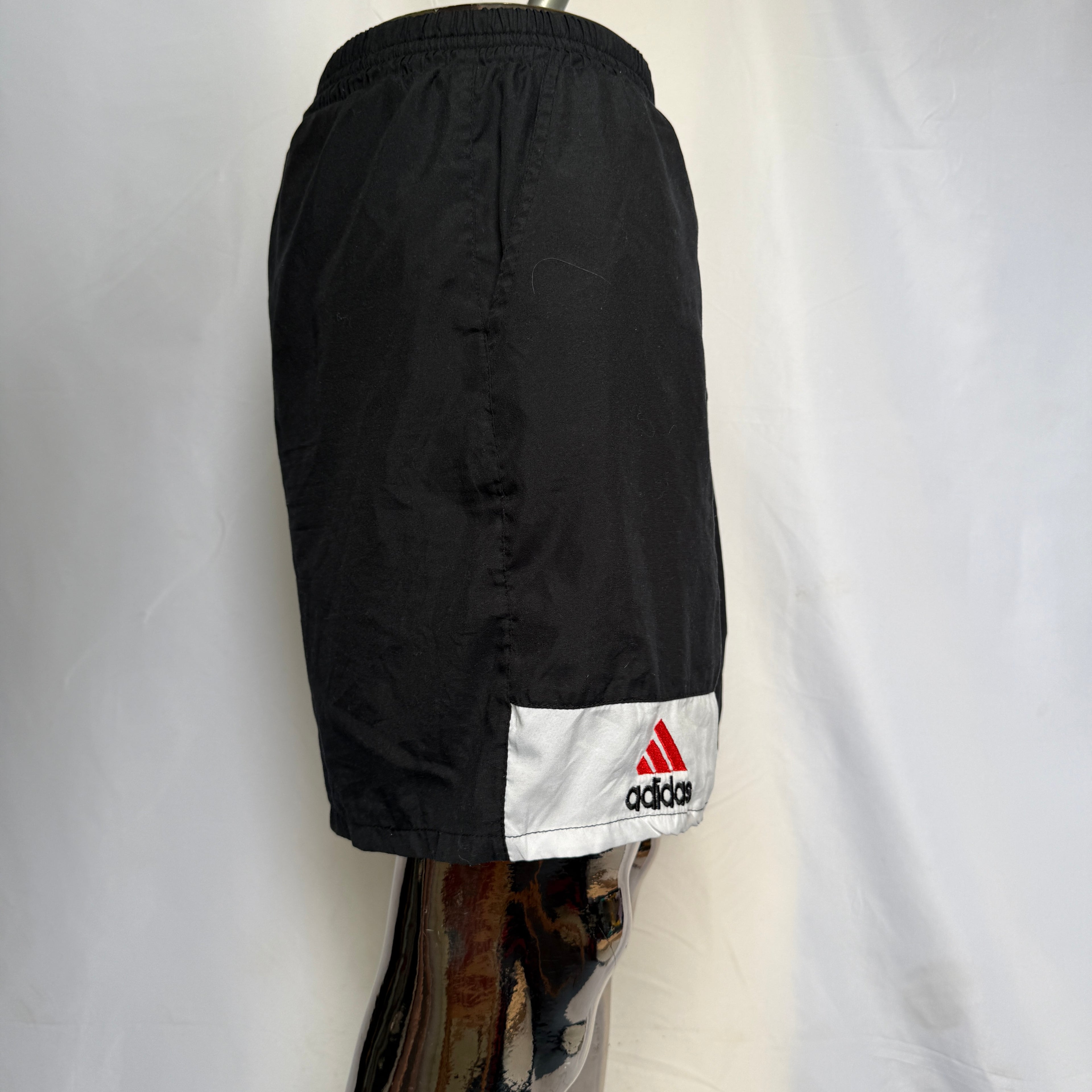 adidas 90er Vintage Shorts / kurze Hose – Gr. M