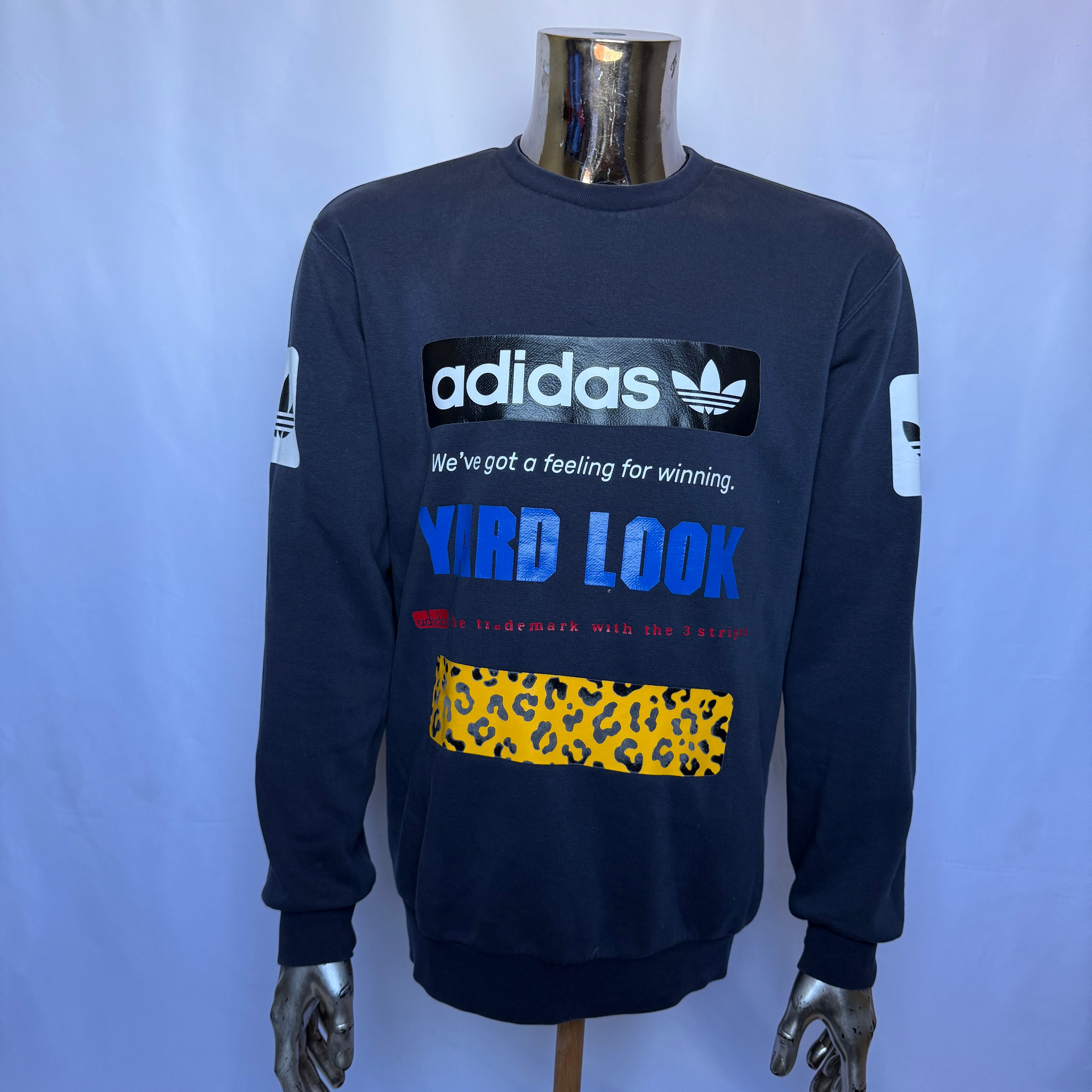 Adidas Originals Sweatshirt – Yard Look Graphic – Größe M